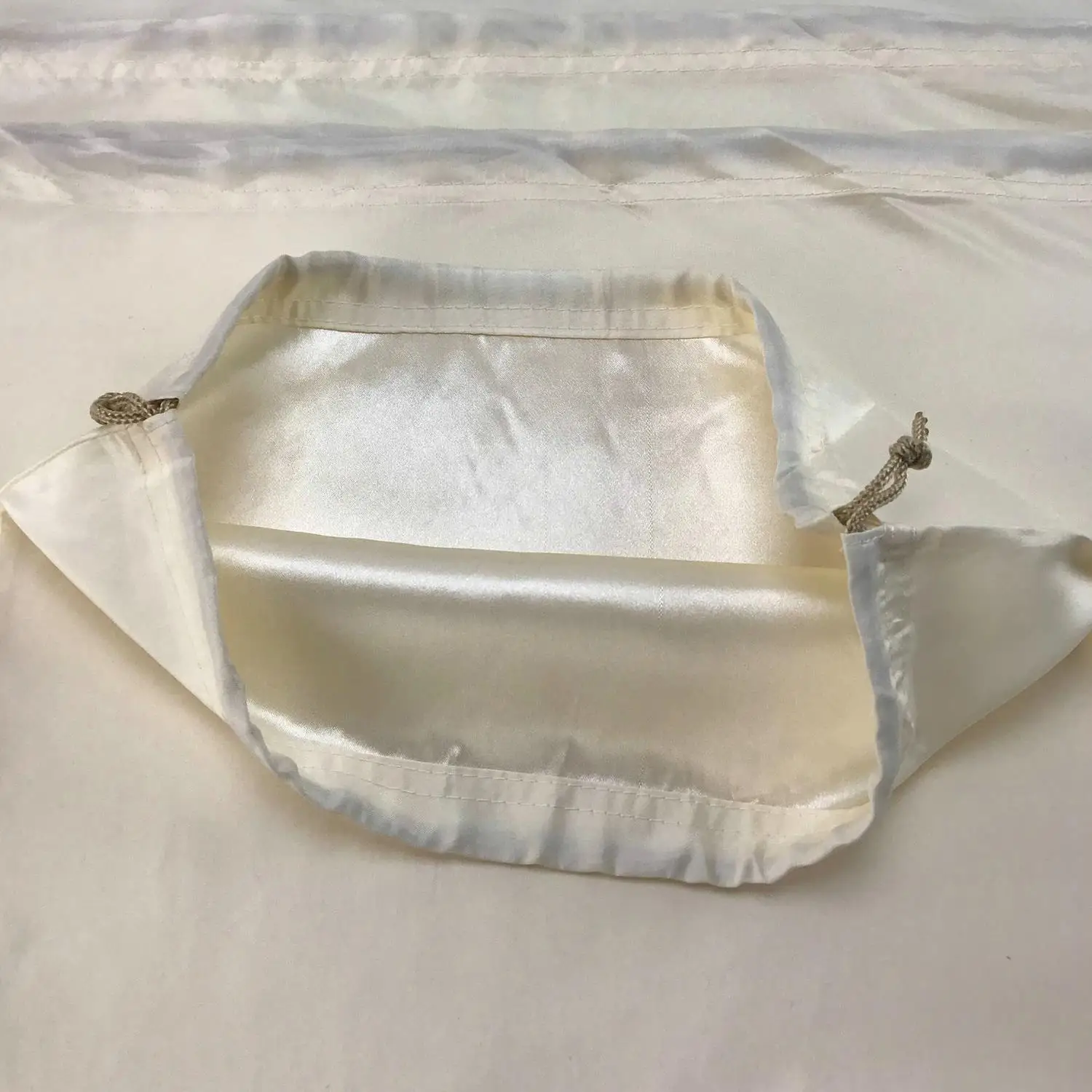 

High Quality Storage Bag Dust Bag Drawstring Bag Environmental Protection Storage Bag Silk Satin Cloth