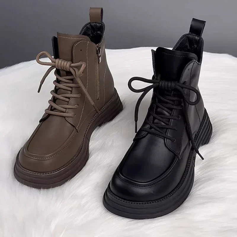 

Winter 2025 New Women's Boots Plush Warm Short Boots Flat and Comfortable Outdoor Lace Up Ankle Boots Fashionable Shoes