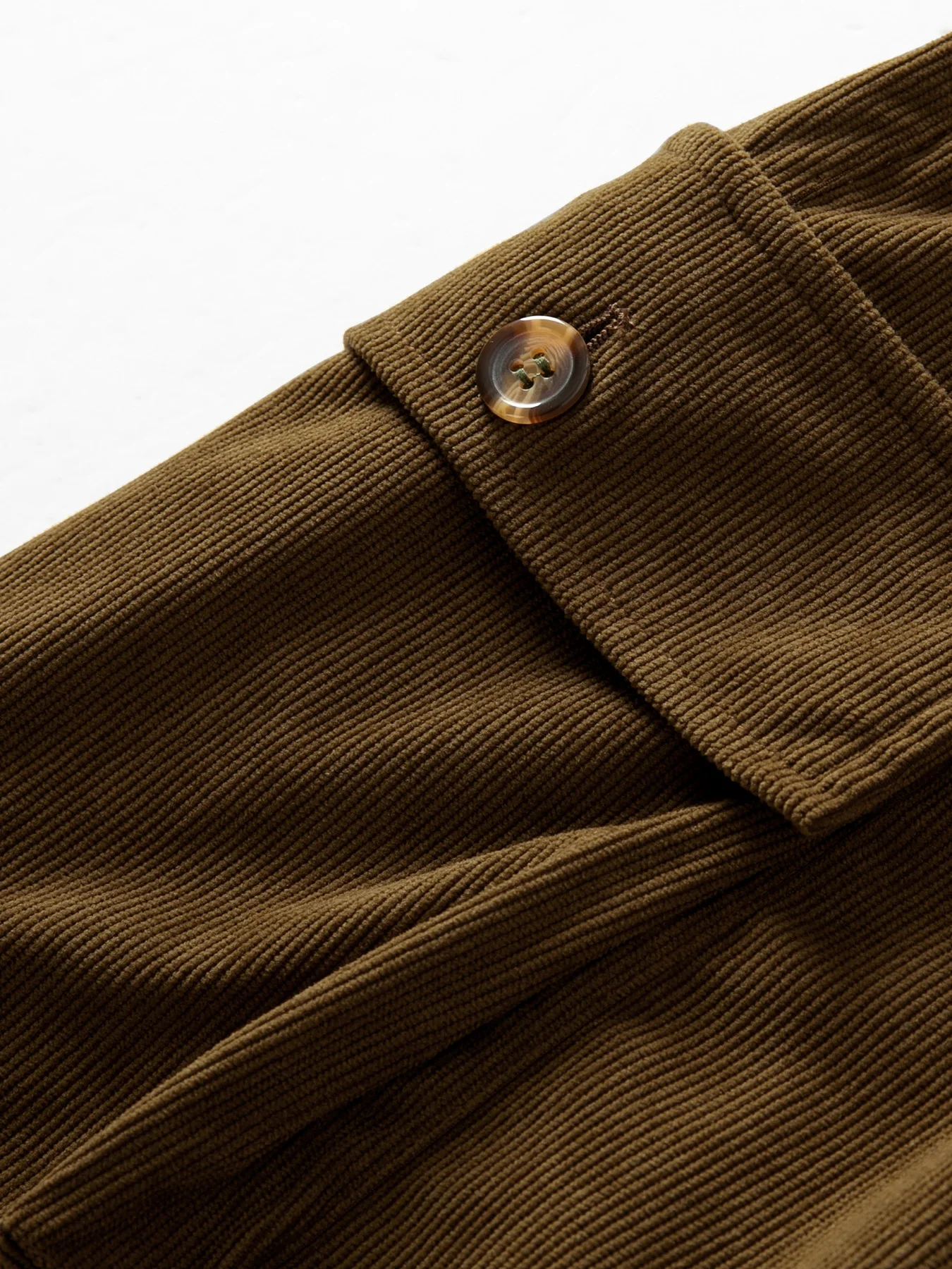 Herren Retro Cord-Cargo-Shorts mit Mehreren Pattentaschen, Relaxed Fit, Vintage Workwear, Lässige Outdoor-Wanderhose – Detail 9
