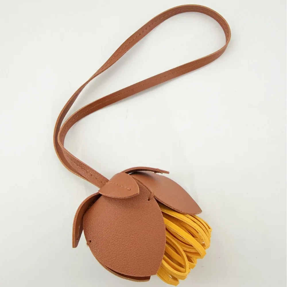 

Cute Hanger Flower Pu Leather Pendant Car Keyring Handmade Leather Keychain Fashion Creative Bag Pendant Bag Ornament