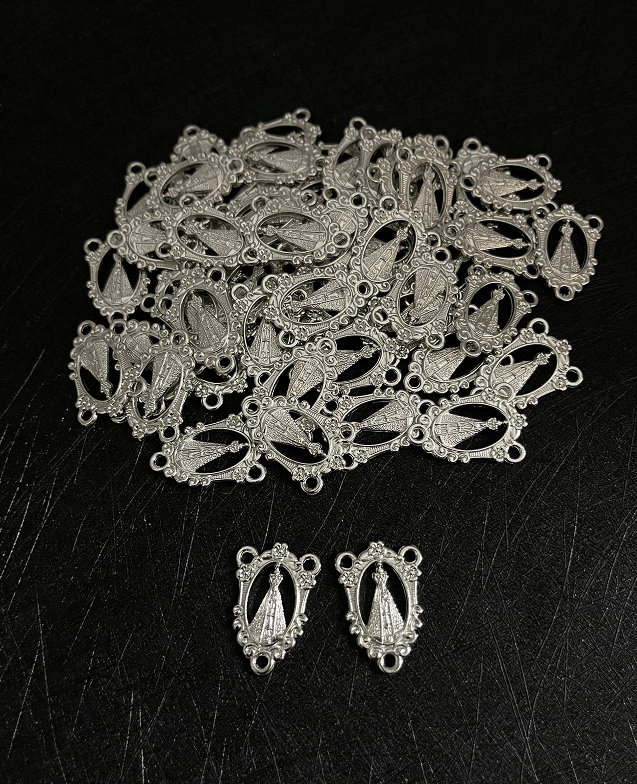 

Diyalo 50Pcs 3-Hole Rosary Chaplet Connector Hollow Blessed Virgin Mary Our Lady of Aparecida Medal DIY Jewelry Making Parts