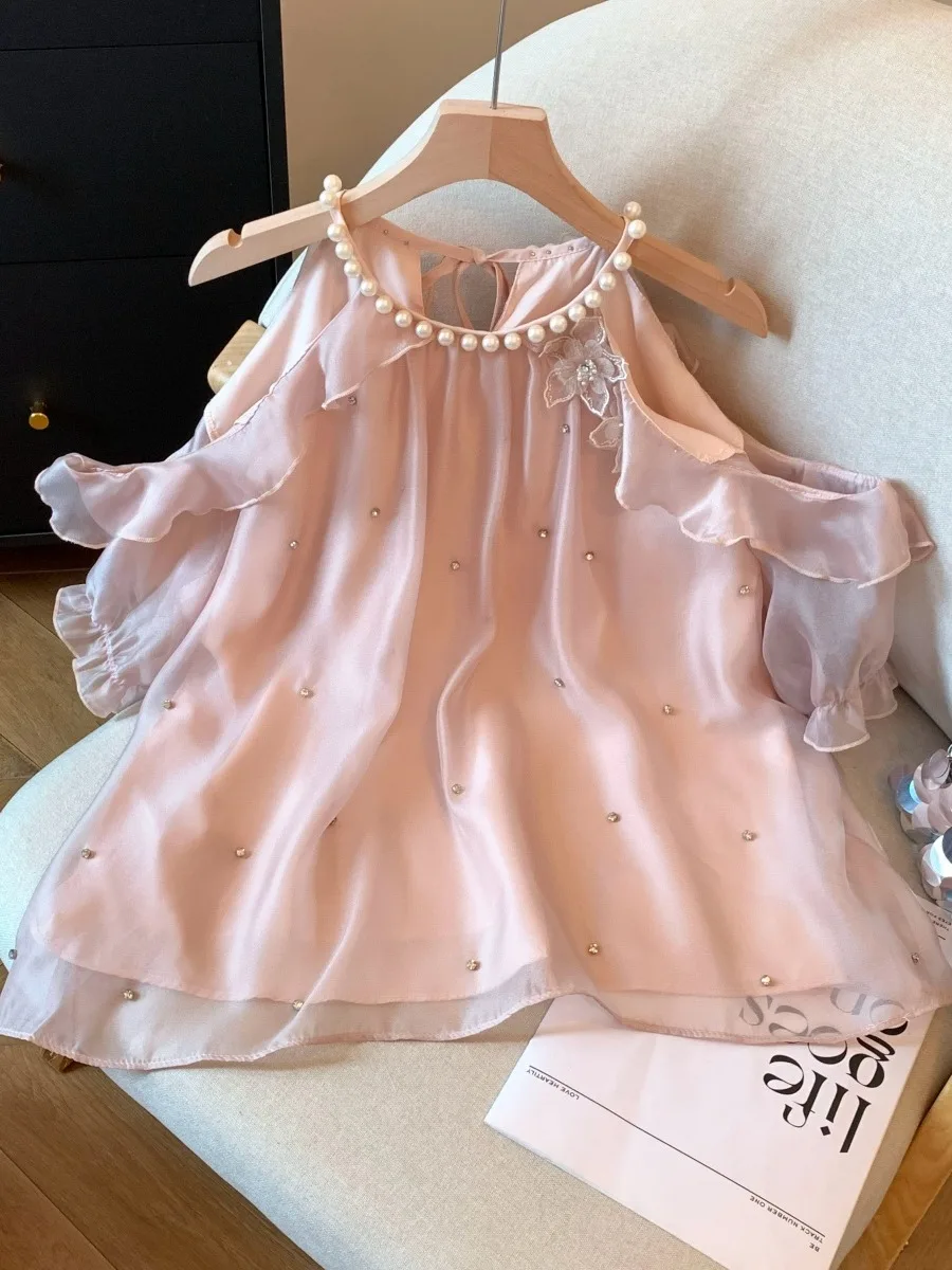 

Изящный женский летний топ из шифона с открытыми плечами, 3D-цветами и блестящими стразами, придающий молодежный и сказочный вид