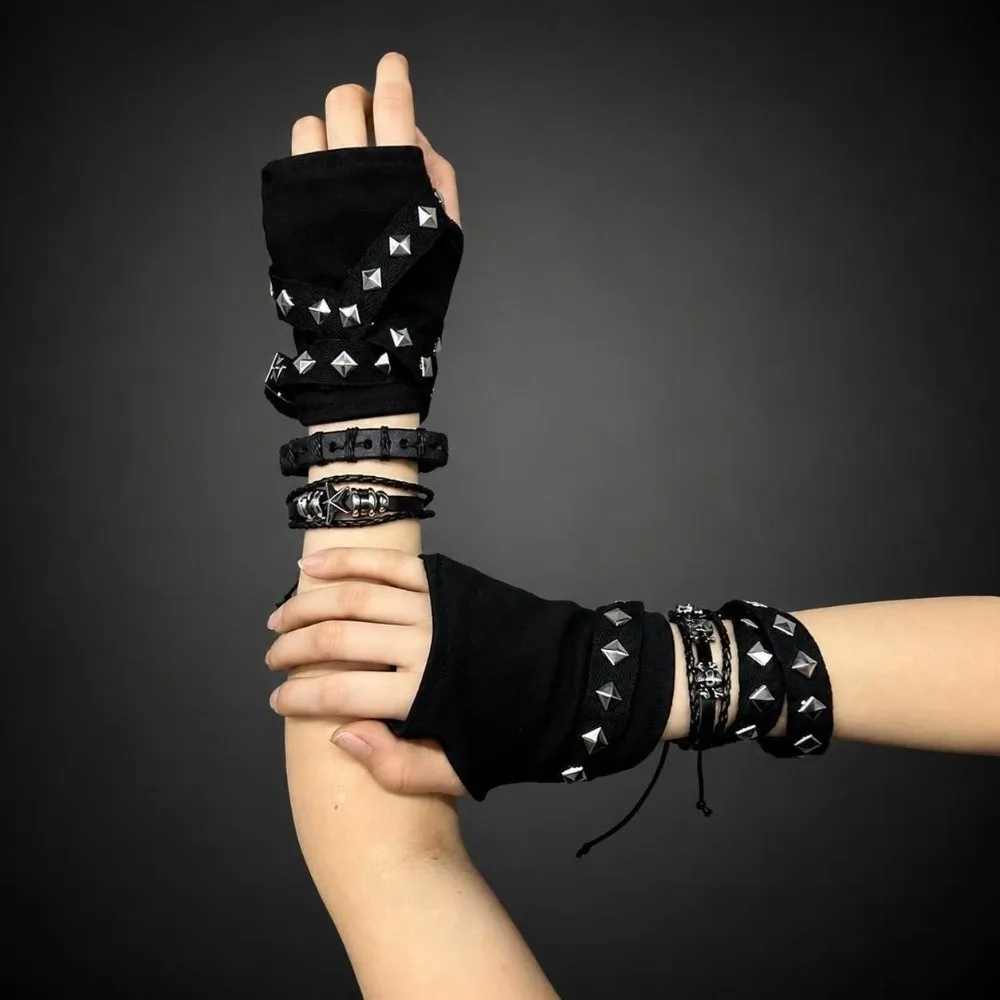 Metal Rivet Detail Women's Fingerless Gloves Black Buckle Strap Streetwear Gloves Half Finger Punk Style Motorcycle Gloves