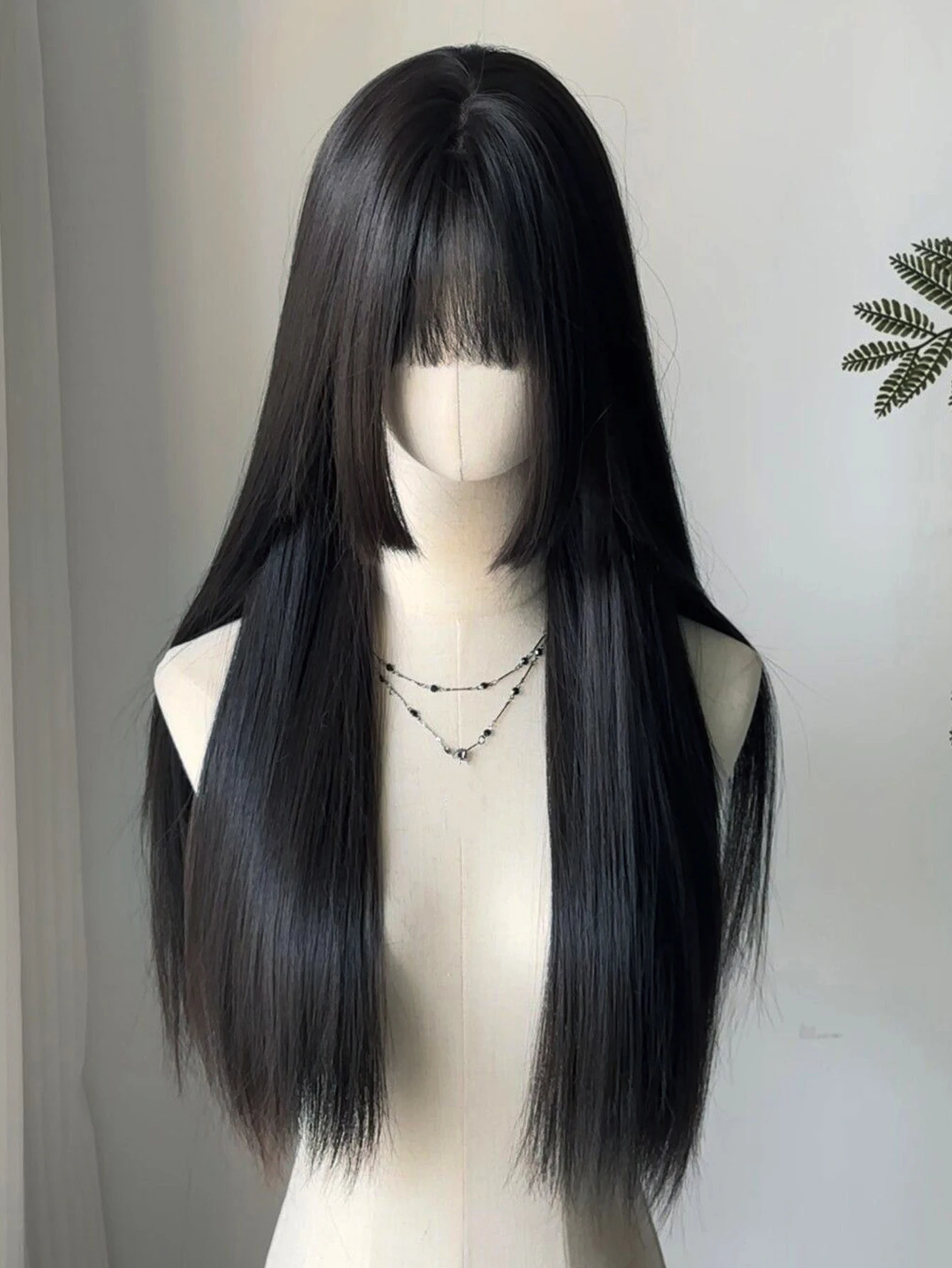 Long Silky Straight Synthetic Wigs with Bangs Black Cosplay Party Lolita Hair Wigs for Women Natural Heat Resistant Wig LM