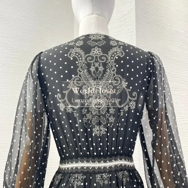 Schwarzes Midikleid mit Blumendruck, Rüschen, 3/4-Ärmeln, Faltensaum, 2025, Seide