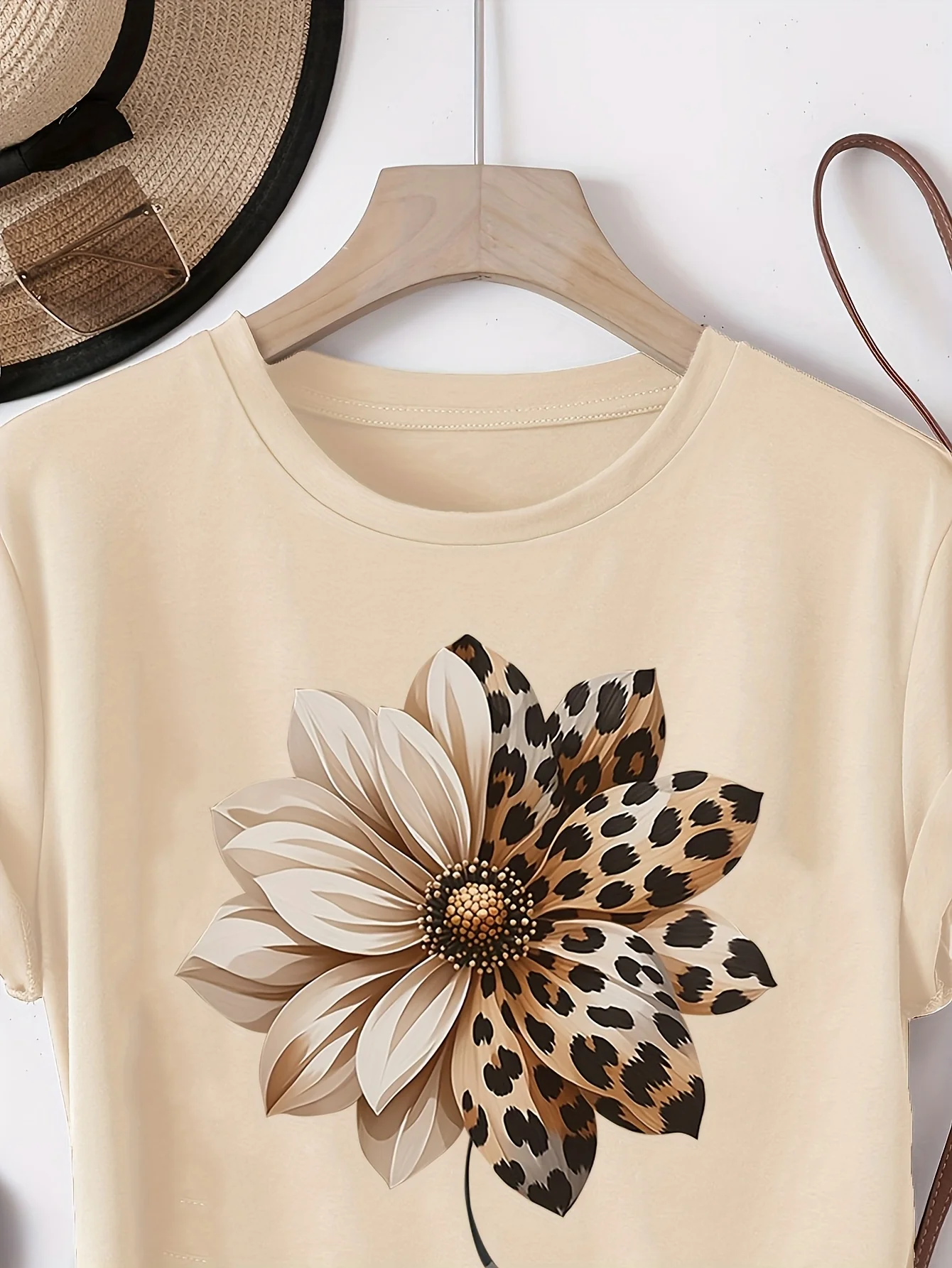 New women's retro floral and leopard print round neck short sleeved T-shirt casual and holiday wear Urban Style Printed T-Shirt