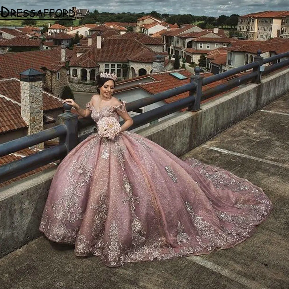 Hồng Lệch Vai Pha Lê Quinceanera Đầm Bầu Appliques Ren Dây Chéo Ngọt 15 Vestidos De Quinceañera