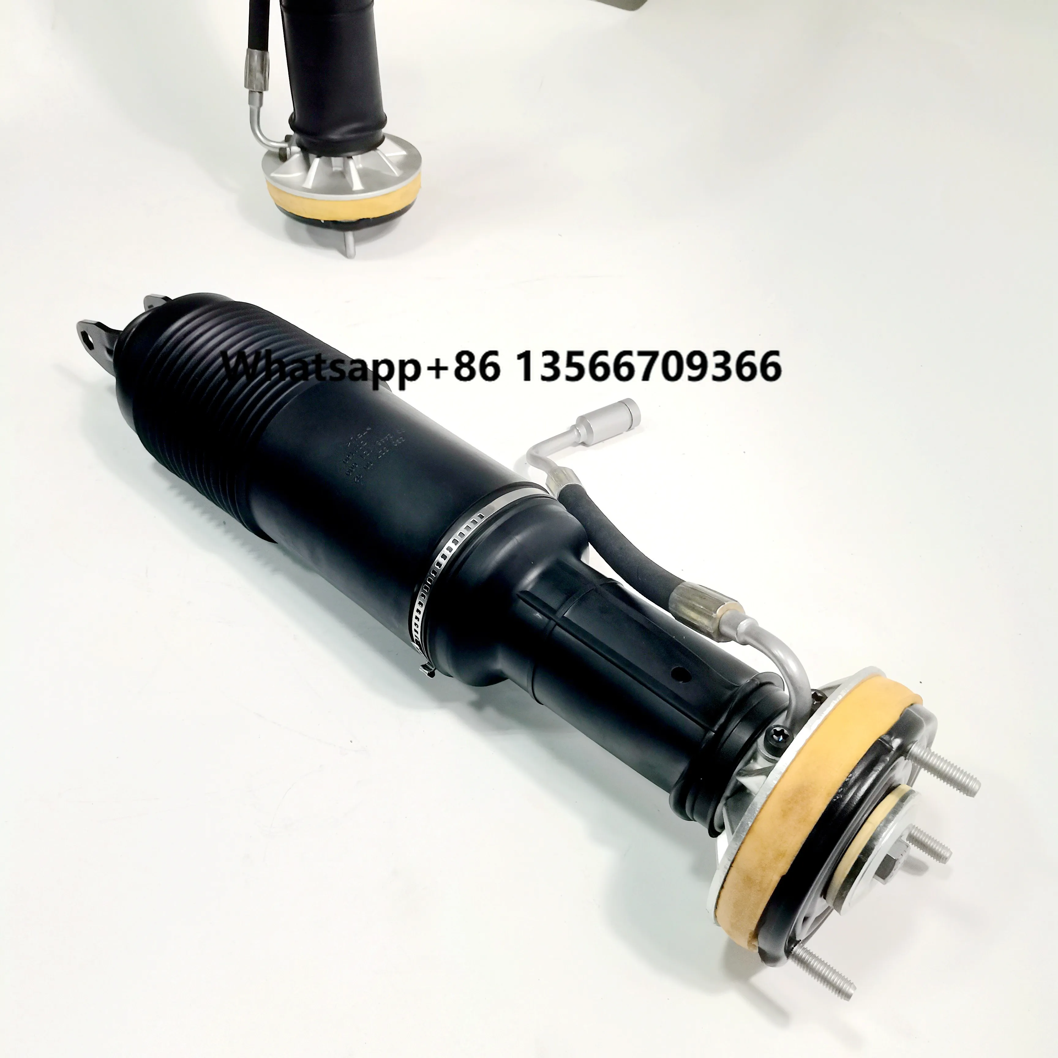 

Front ABC Hydraulic Shock Strut For Mercedes-Benz SL-Class R231 SL-Class AMG 13-20 2313202913 2313203013