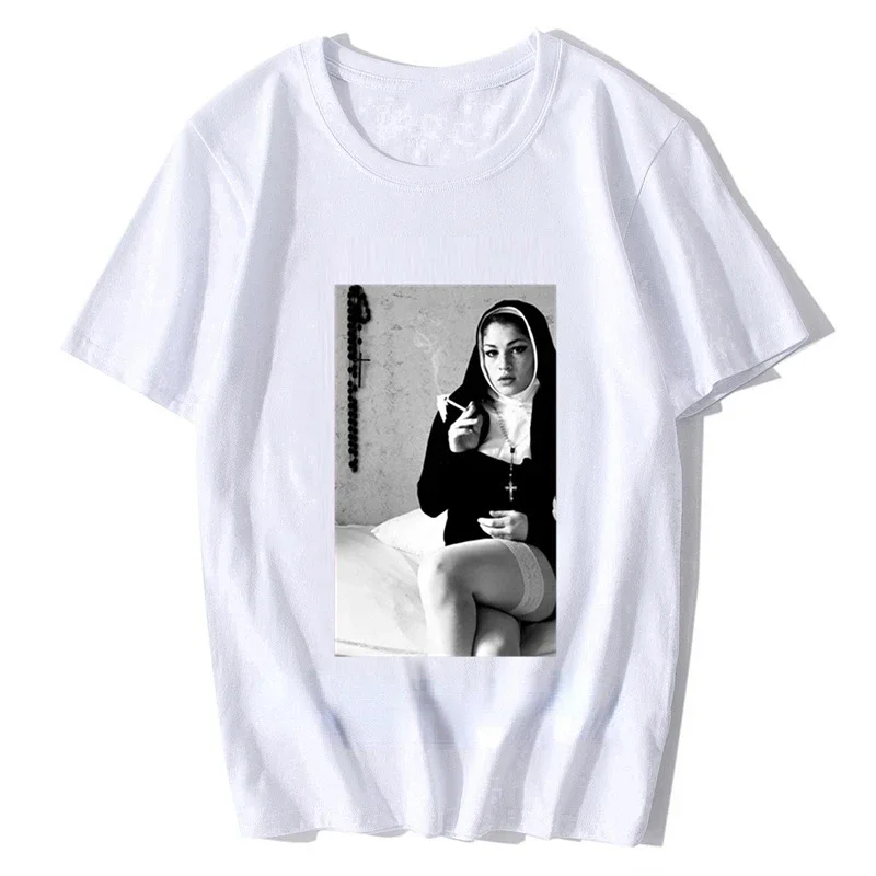 Men Clothing Sexy Smoke Nun Cross Cross The Happiness Is Have My Man T-Shirt Nonne Vintage Women T Shirt Tops Ropa Hombre Tees