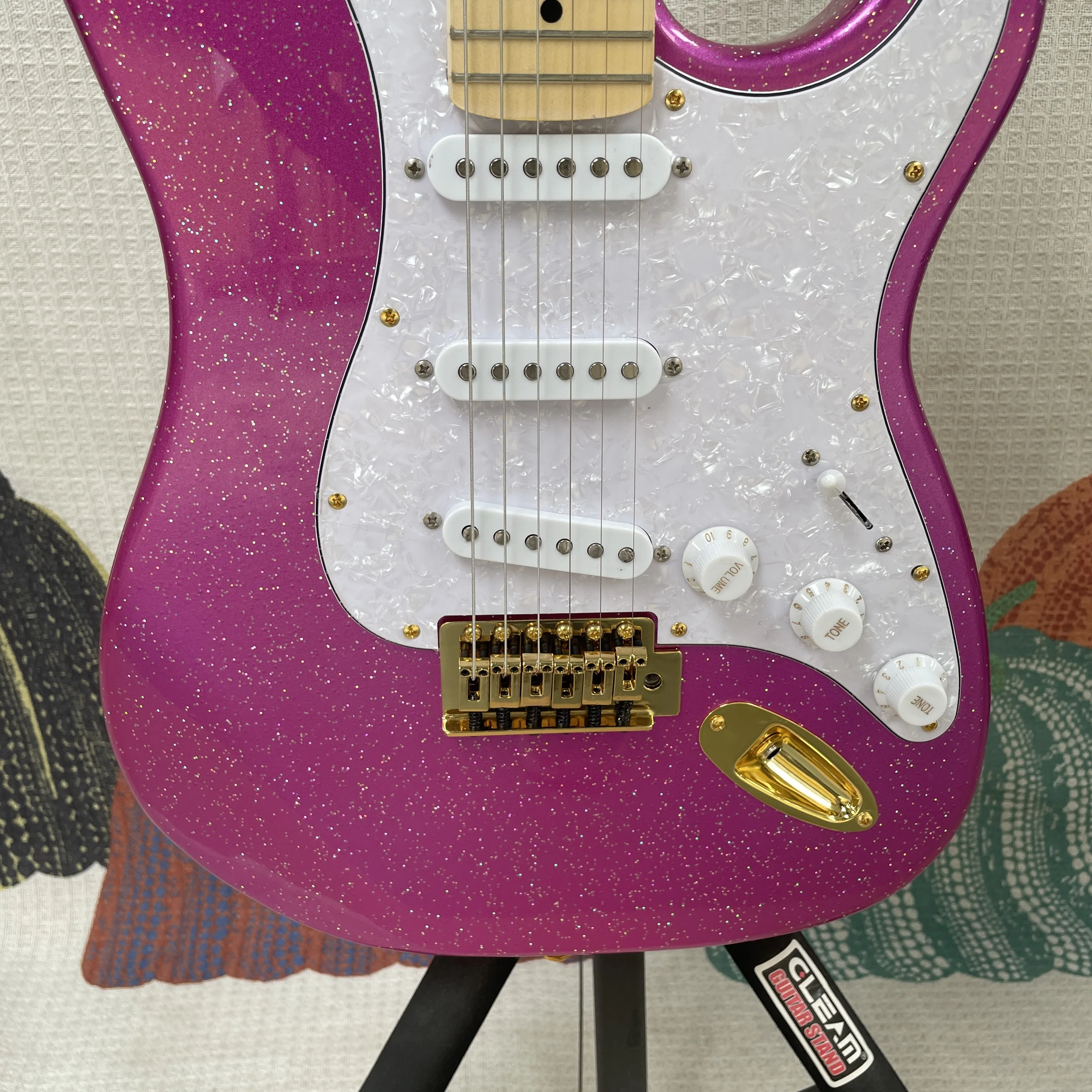 New Pink Large Grain Electric Guitar,Pearl Pickguard, Gold Hardware, SSS Pickups Guitars For Beginners & Female Players Guitarra