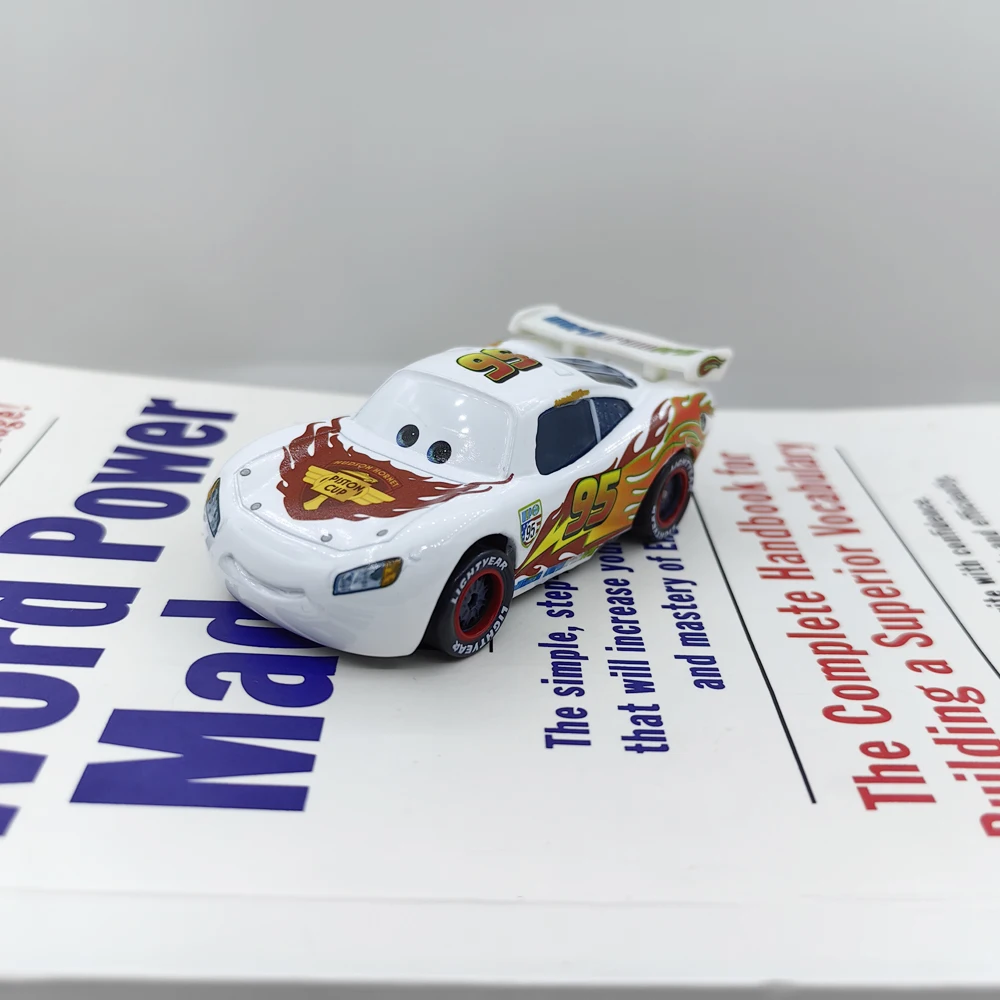 NEUE Disney Pixar Cars3,1:55 Lightning Mcqueen Chick Hicks Jackson Storm Mack Diecast Fahrzeuge Legierung Auto Modell Geburtstag Weihnachten Geschenk