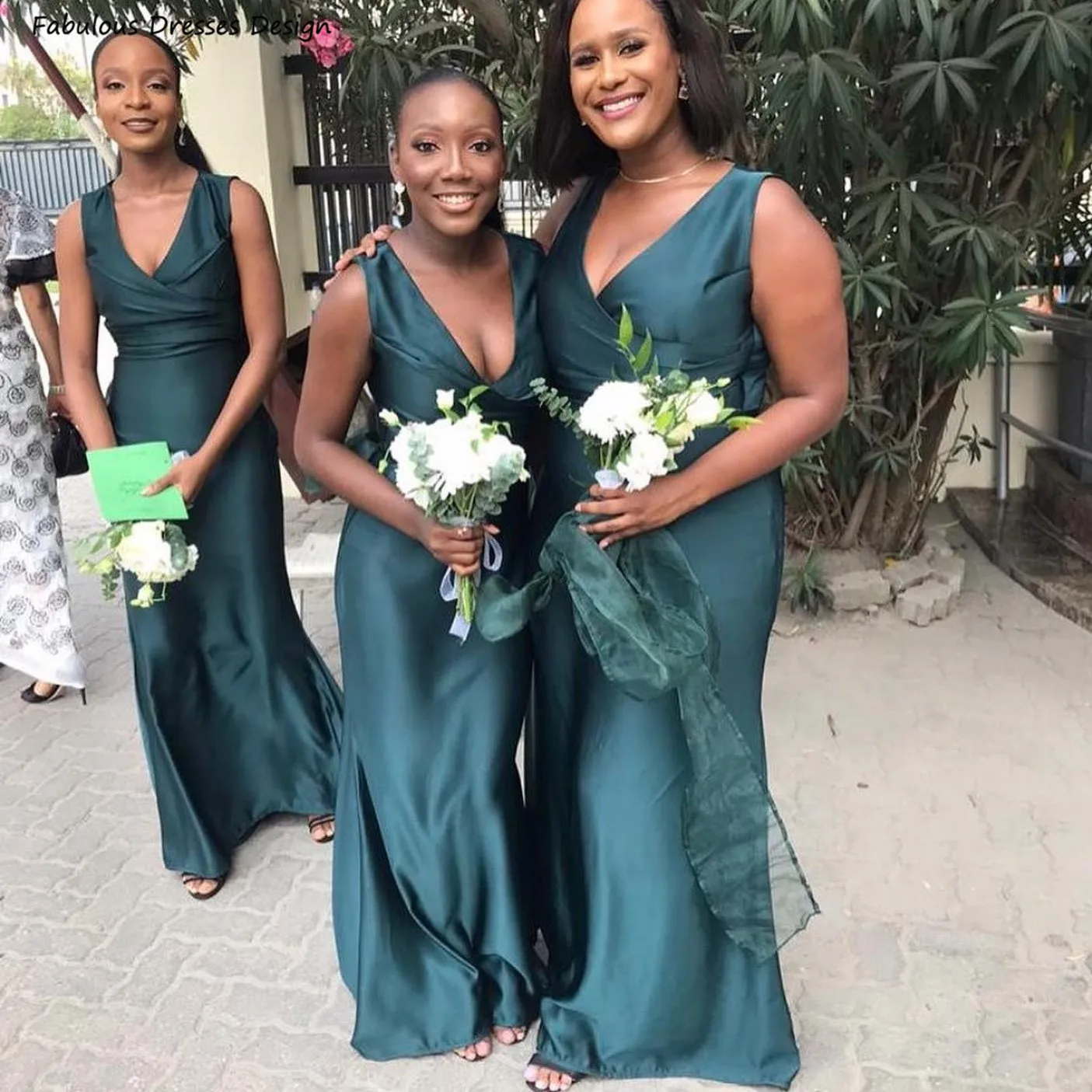 

Dark Green Long Mermaid Bridesmaid Dresses Simple V-neck Sleeveless Wedding Guest Dress Party For African Women Maid Of Honor