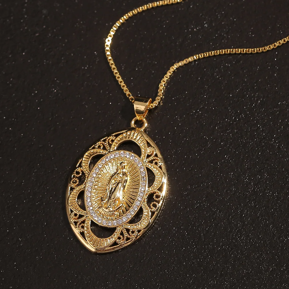 Retro Palace Style Virgin Mary Relief Hollow Pattern Oval Pendant Necklace Is The First Choice Gift for Family and Friends