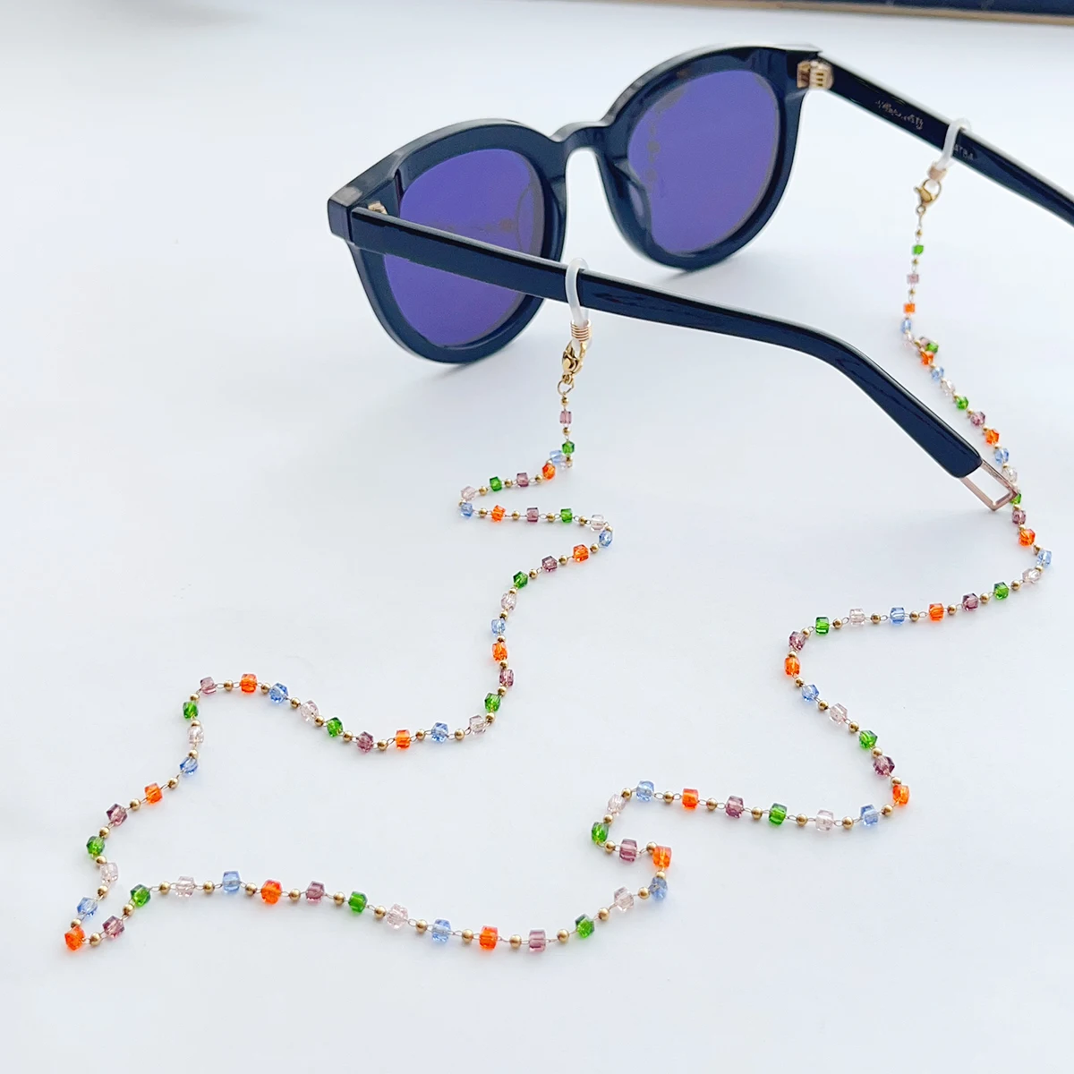 Colorful Glass Crystal Eyeglass Chain for Women, Neck-Hanging Style, Fashionable, High-End, Light Luxury Style, Premium Lanyard to Prevent Falling, Suitable for Sunglasses, Reading Glasses, and Sunglasses