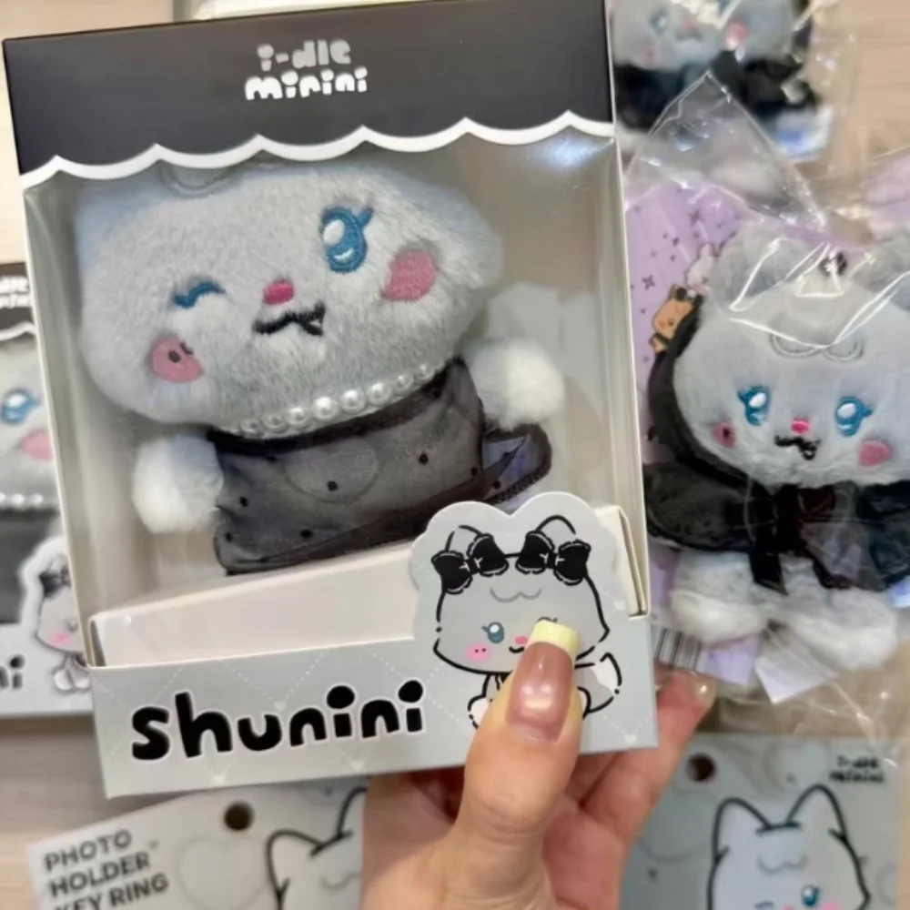 Kpop Idol Girl GIDLE نمط جديد دمى صغيرة محاصر Cho MiYeon Minnie SoYeon Song YuQi Ye ShuHua (G)I-DLE مجموعة هدايا المشجعين