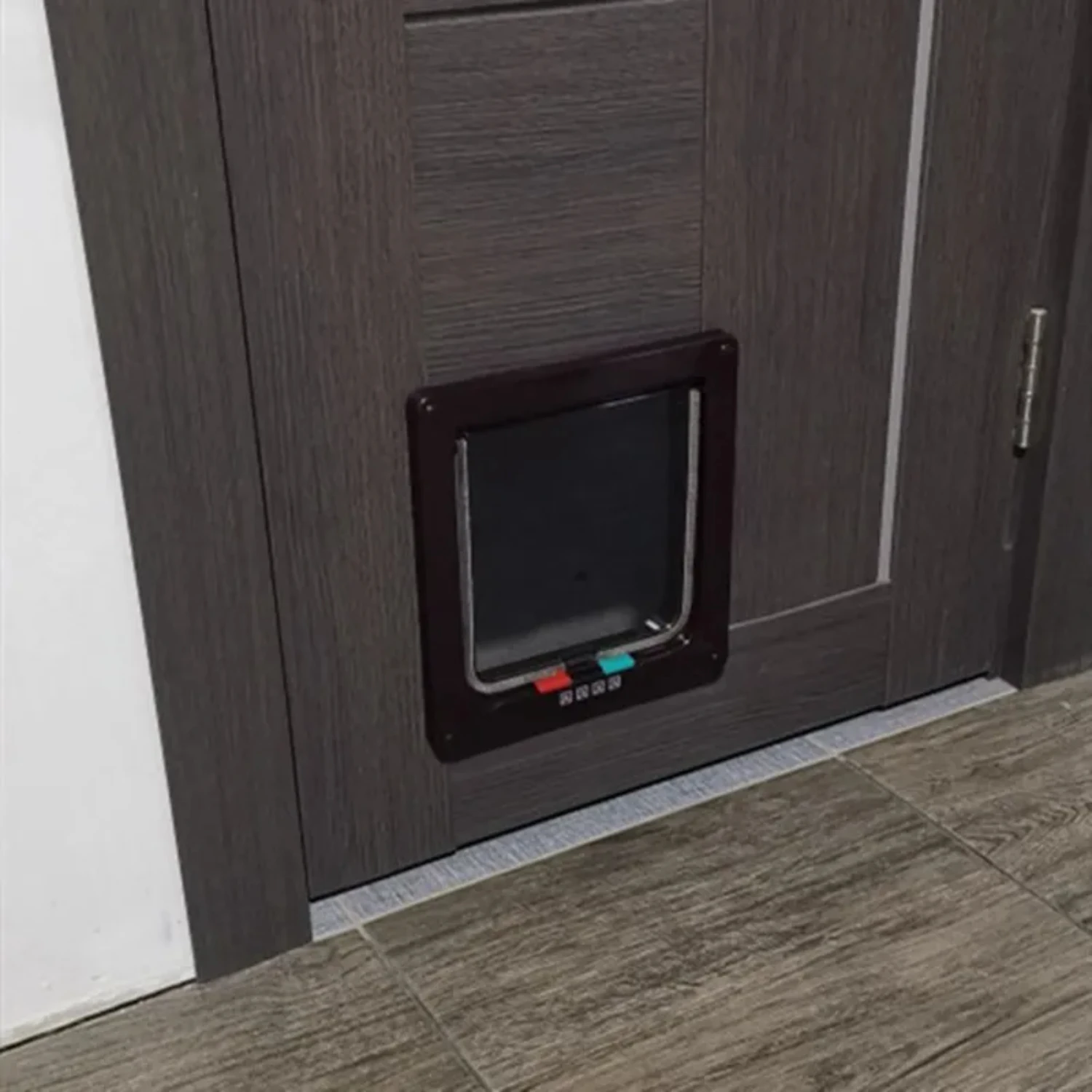 Dog Cat Flap Door with 4 Way Lock Pet Cat Gate Security Flap Door For Animals Plastic Small Dog Gate Cat Flap Pet Door Gate