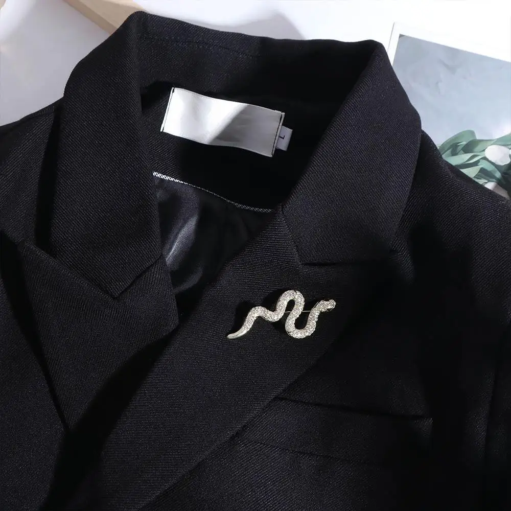 Vintage Zodiac Snake Brooch Minimalist Anti-slip Rhinestone Animal Collar Pins High-grade Temperament Sparkling Snake Lapel Pin