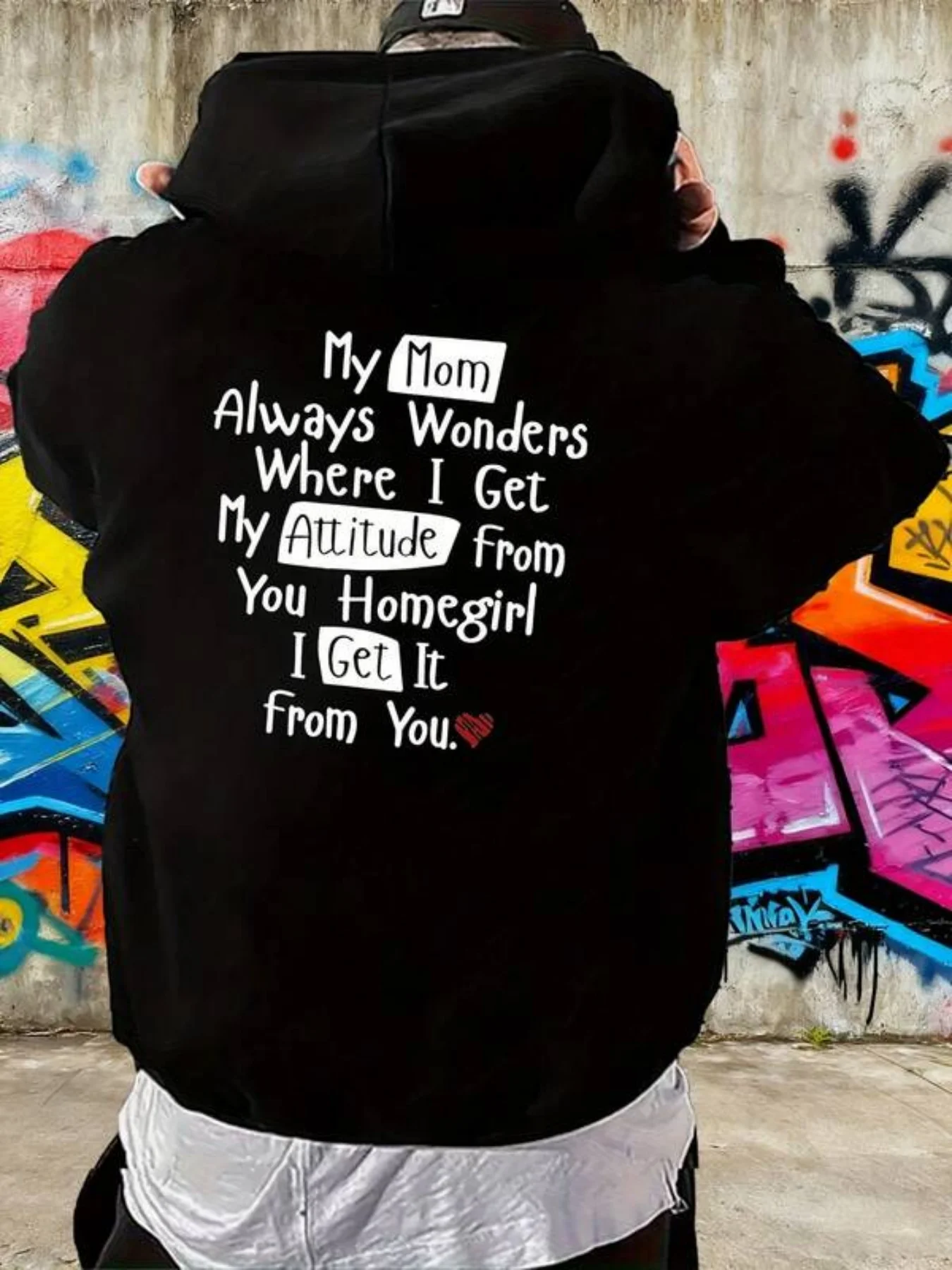 S Fun Slogan Hoodie mit Aufdruck auf der Rückseite „My Mom Wants to Know Where My Attitude Comes From“ Grauer lässiger Pullover-Hoodie mit Kangar