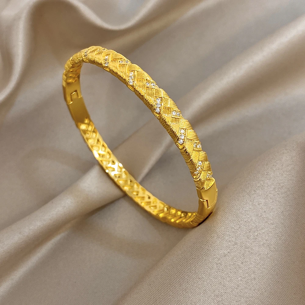 

Freetry Luxury Gold Plated Round Bangle Bracelet for Women Vintage Irregular Geometry Cuff Spring Bangle New Year Jewelry Gifts