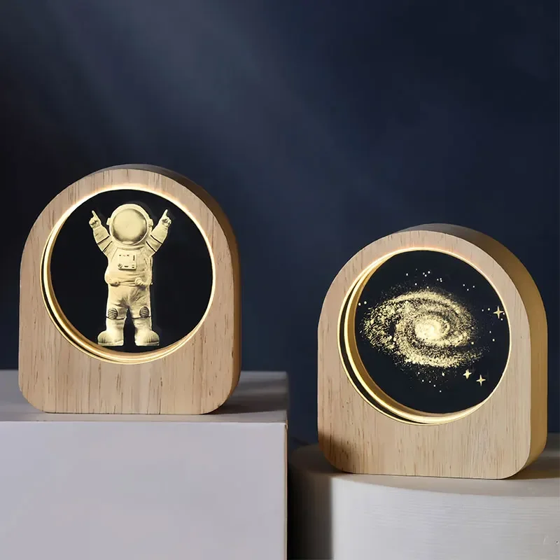 

3D Solar System Saturn Astronaut Miniature Model Glass Craft Astronomy Souvenir Collectibles Birthday Gifts Homd Decoration
