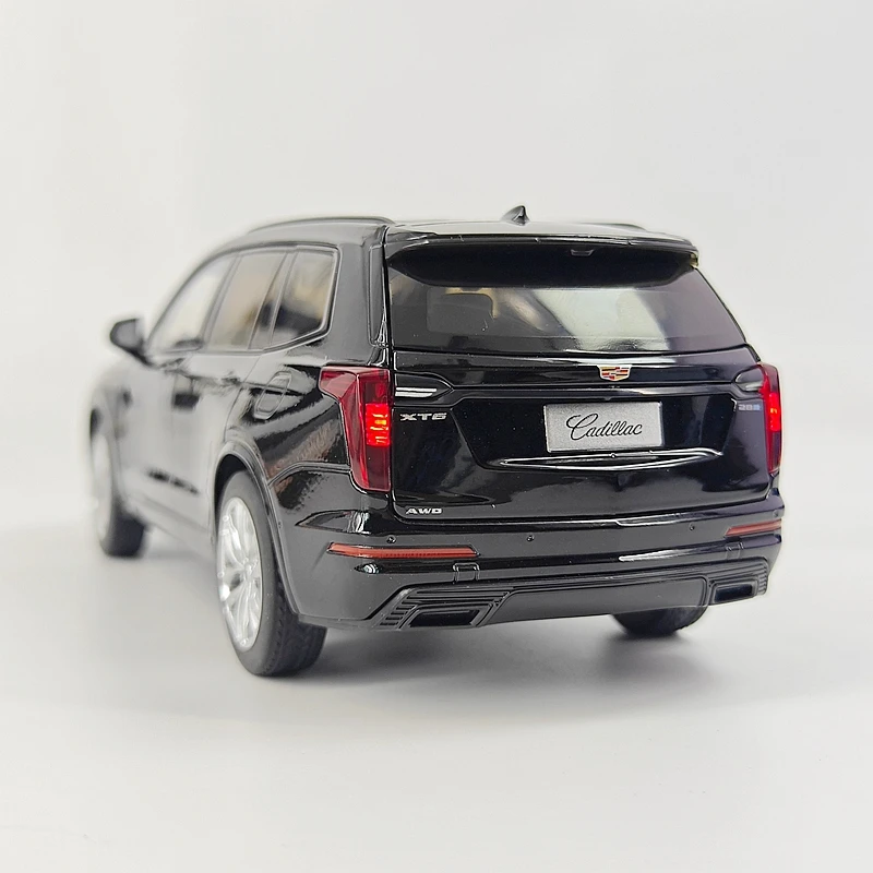 1:24 Simulate Cadillac XT6 2023 alloy off-road vehicle model, doors and engine hood, trunk can be opened