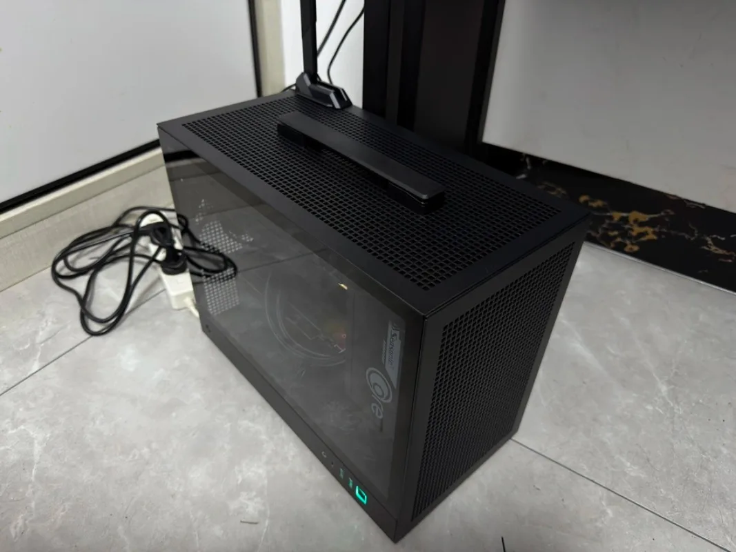 

CH160 Portable ITX Computer Case Mesh Front Panel Type-C Port Support ATX Power Supply Long Graphics Card