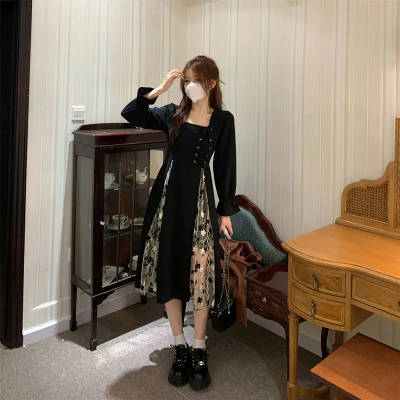 Abito vintage con cuciture a rete femminile 2025 Abito primavera estate con colletto quadrato Abito pullover con lacci a vita alta sottile moda donna