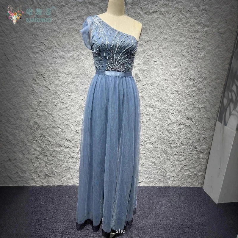 

Sexy Diagonal Shoulder Collar Embroidered Evening Gown with Single Shoulder Sleeves and Sequins for Female Host Evening Gown