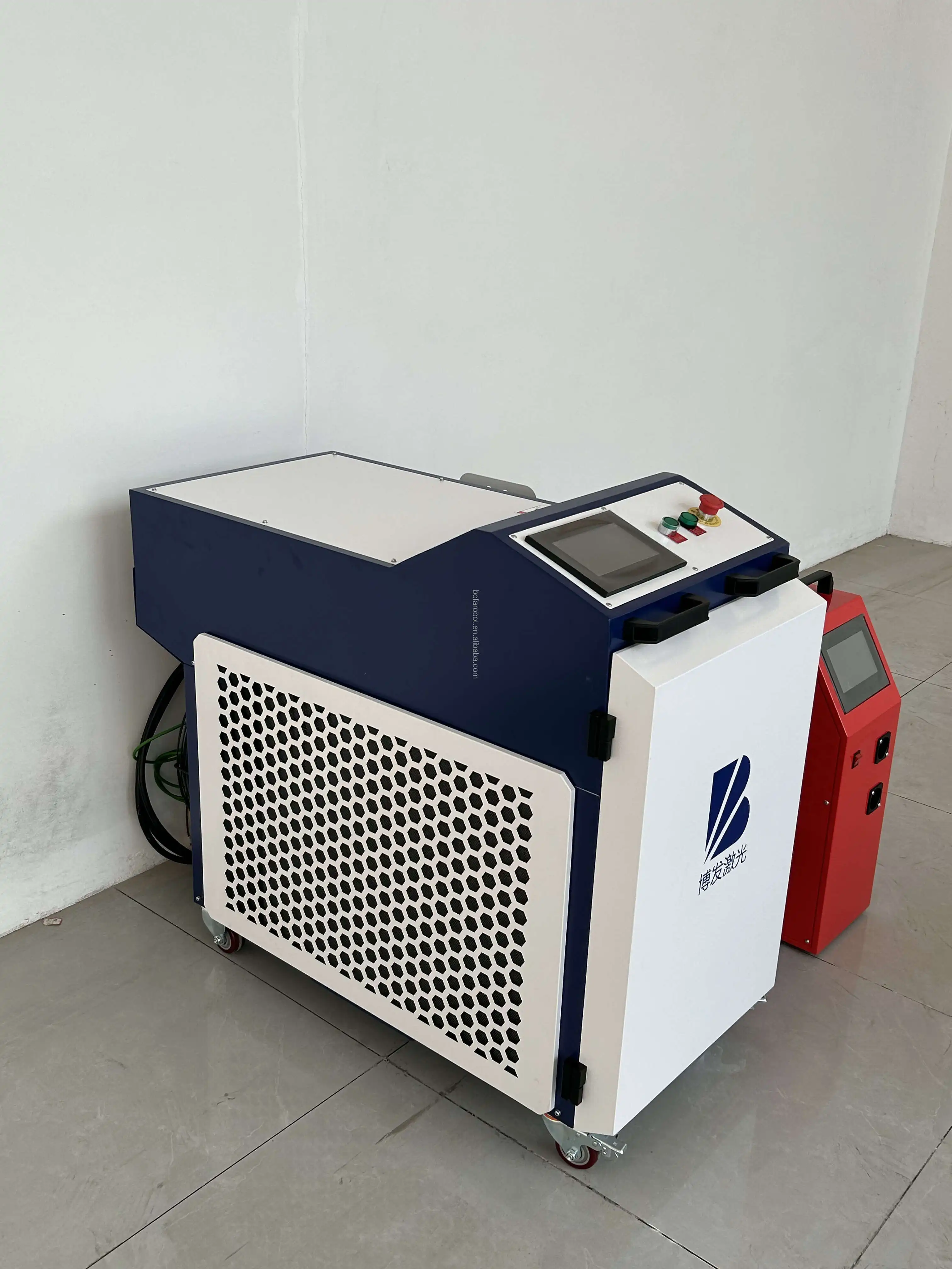 Metal Robot Welder Handheld Laser Welding Hine For Stainless Steel