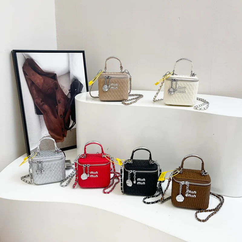 

Wrinkled hand-held mini bag, women's new lipstick bag, embroidered thread, high-end feeling, crossbody commuting women's bag