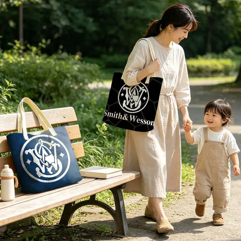 GUN Smith & Wesson pattern printed canvas tote bag, suitable for daily use, shopping, school, and travel