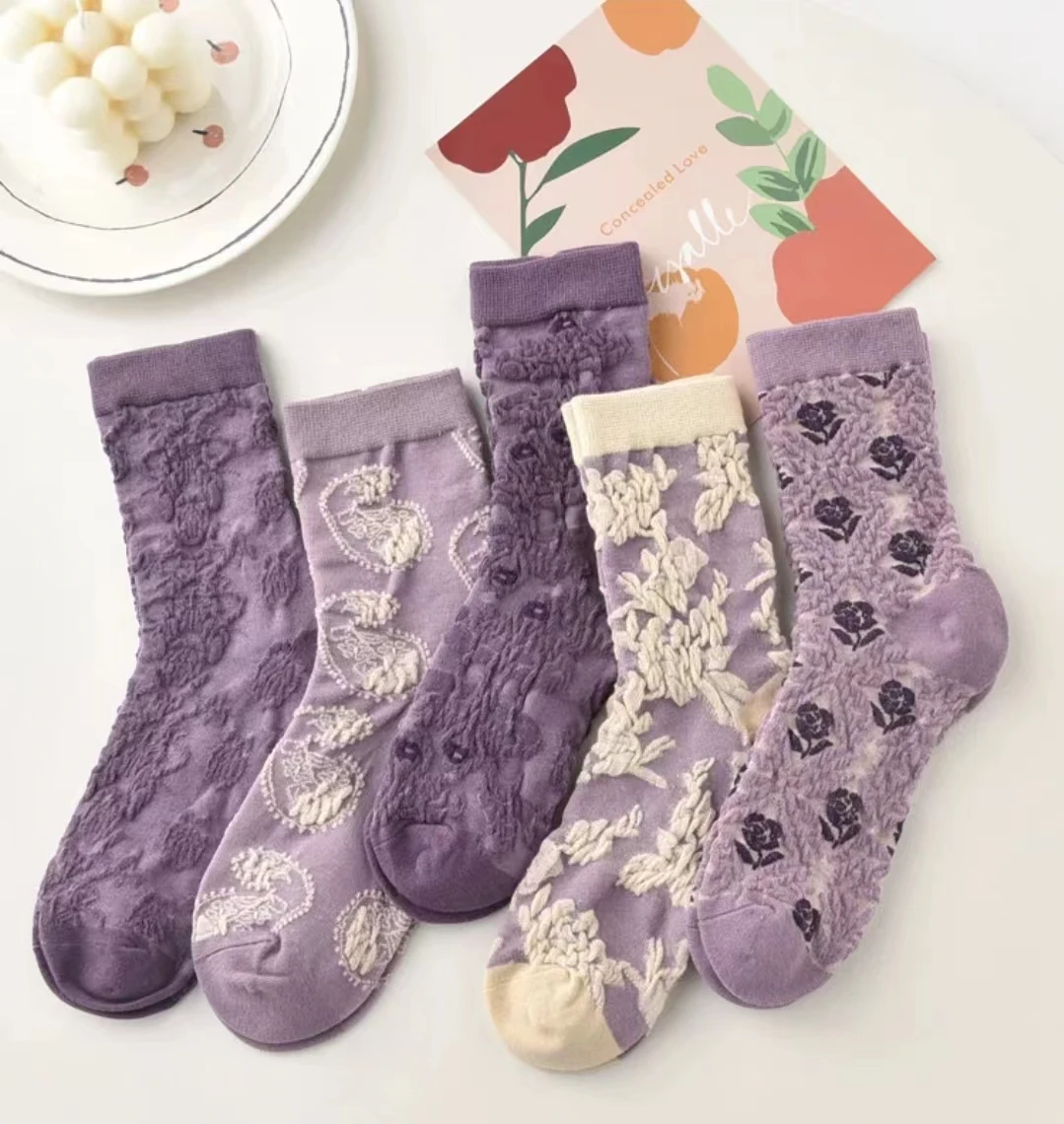 5 Pairs of New Fashion Trend Soft and Comfortable Retro Three-Dimensional Relief Purple Women\'s Socks