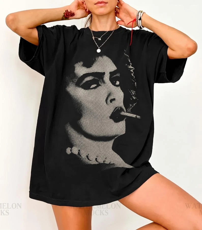 �The Rocky Horror Picture Show“-T-Shirt mit dem Motiv von Frank-N-Furter; 100 % Baumwolle; Gedenk-T-Shirt von Tim Curry. – Detail 3
