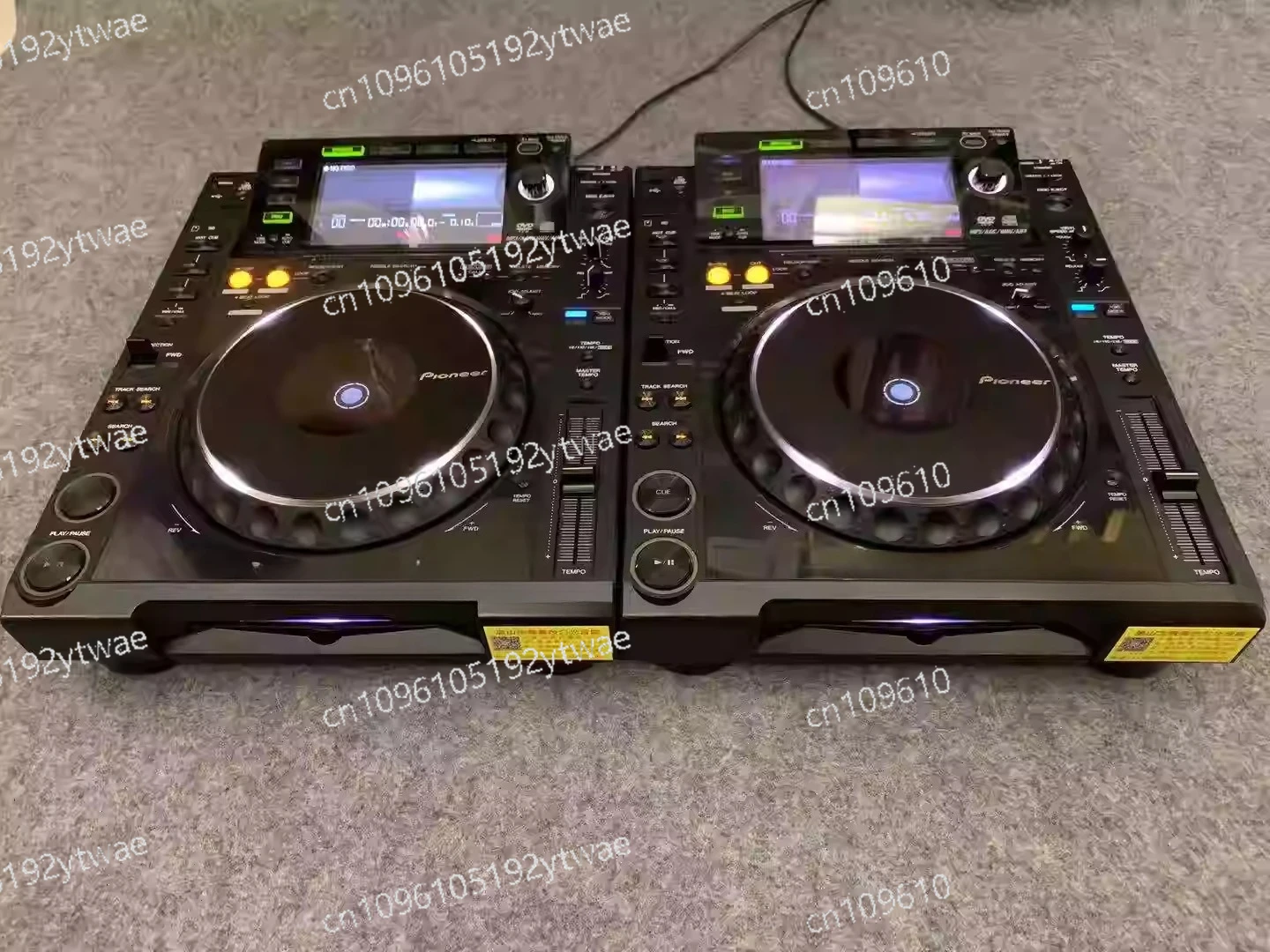 95% Like New CDJ-2000 Nexus DJ Media Player, Waveform Display & USB Sharing DJ Deck