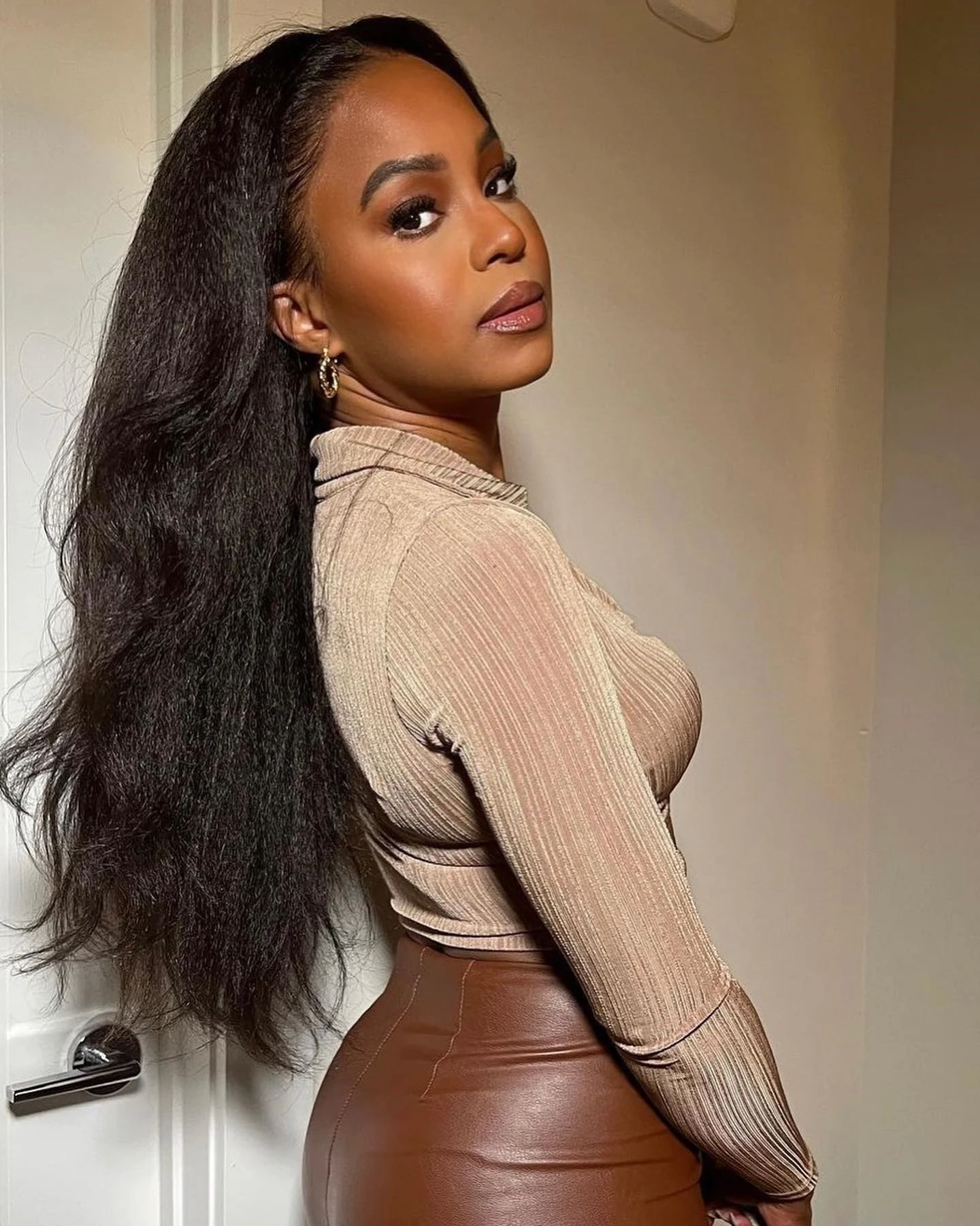 غريب مستقيم 13x6 الدانتيل الجبهة خصلات الشعر المستعار الإنسان للنساء البرازيلي العظام الملونة ياكي مستقيم الدانتيل الشفاف 4x4 إغلاق الباروكات #5