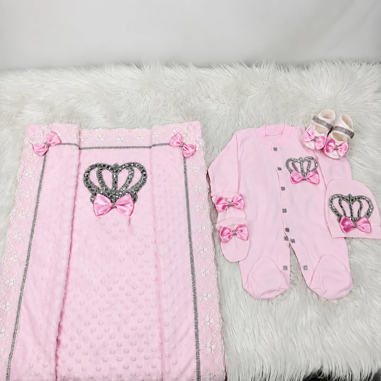 Luxury Satin Bow Newborn Full Clothing Set Pink Bubble Velvet Blanket Snap Footed Onesie Rhinestone Crown Hat Mitten Crib Shoes