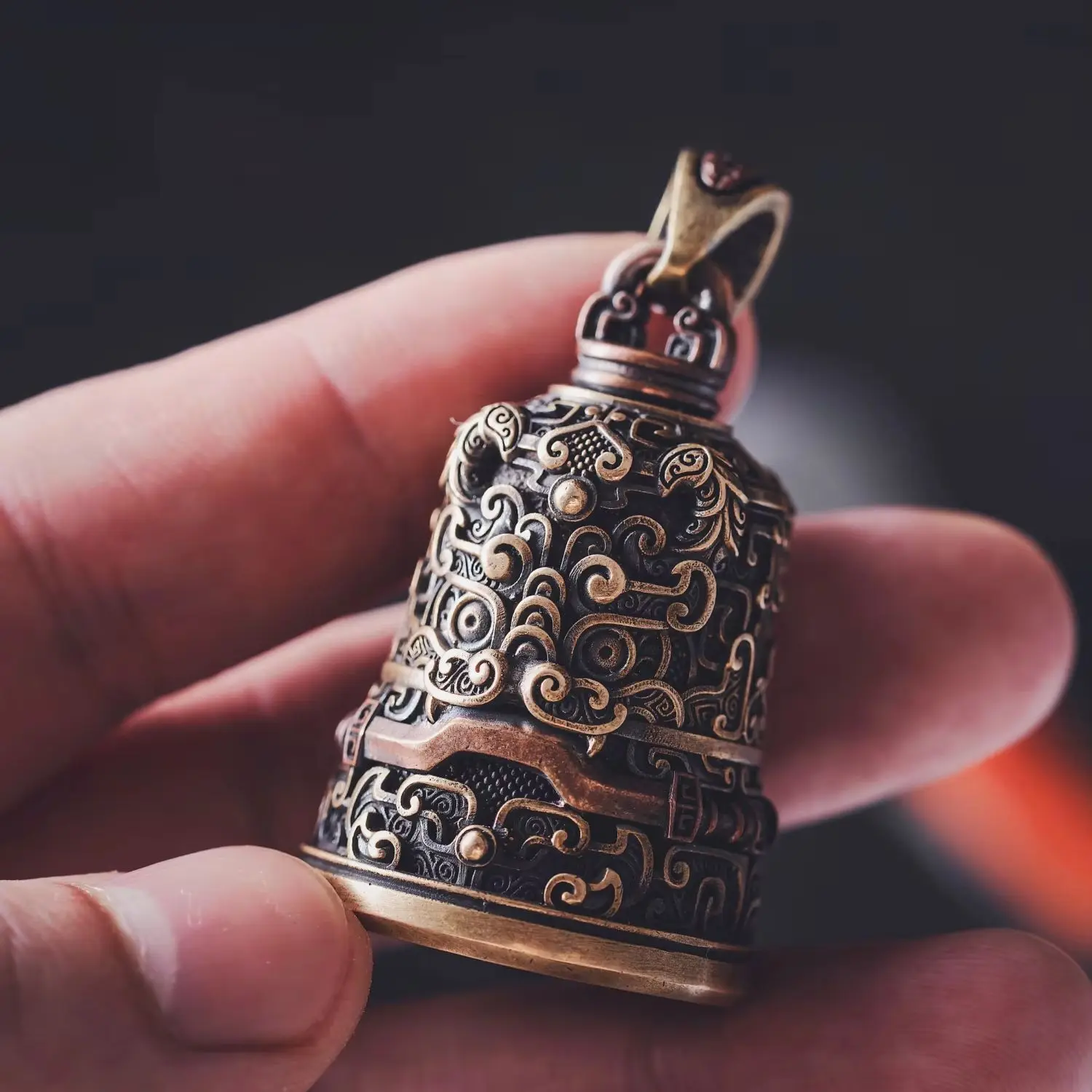 COPPERTIST.WU Oriental Patterned Bell, Vintage Decor Bells Keychain for Car Home Office, Bronze & Copper