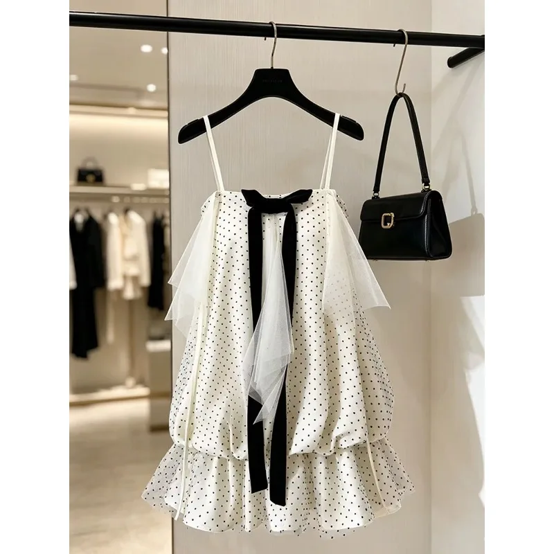 Vestido de lunares de tirantes cortos para mujer, nueva moda de principios de verano, estilo celebridad, lujo ligero, puro deseo