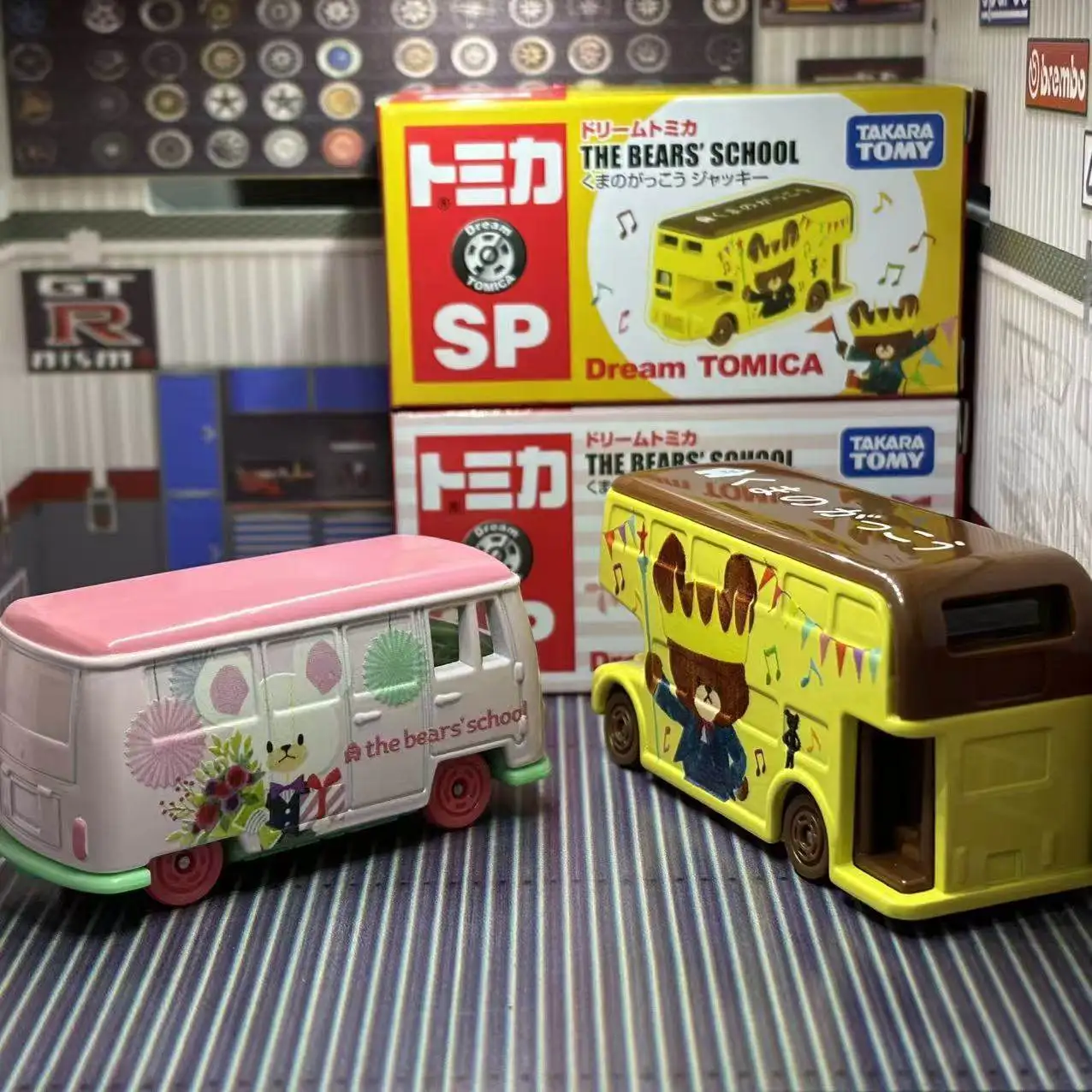 Takara Tomy Dream Tomica SP Bear Play Jack Jackie and David Mini Car Toy for Ages 3 and Up