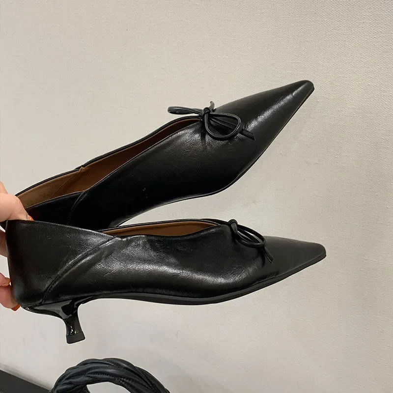 Nuovo designer punta a punta décolleté con tacco basso per le donne Bowknot scarpe eleganti in morbida pelle poco profonde scarpe mocassini comfort di marca di lusso