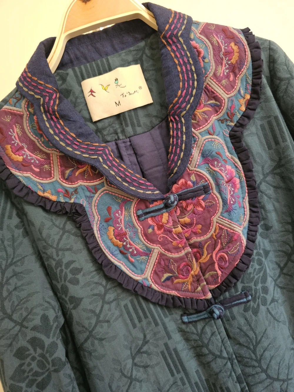 Abrigos de invierno Vintage para mujer, prendas de vestir exteriores de jacquard de lino y algodón verde, parkas bordadas de estilo étnico, ropa larga gruesa de alta calidad