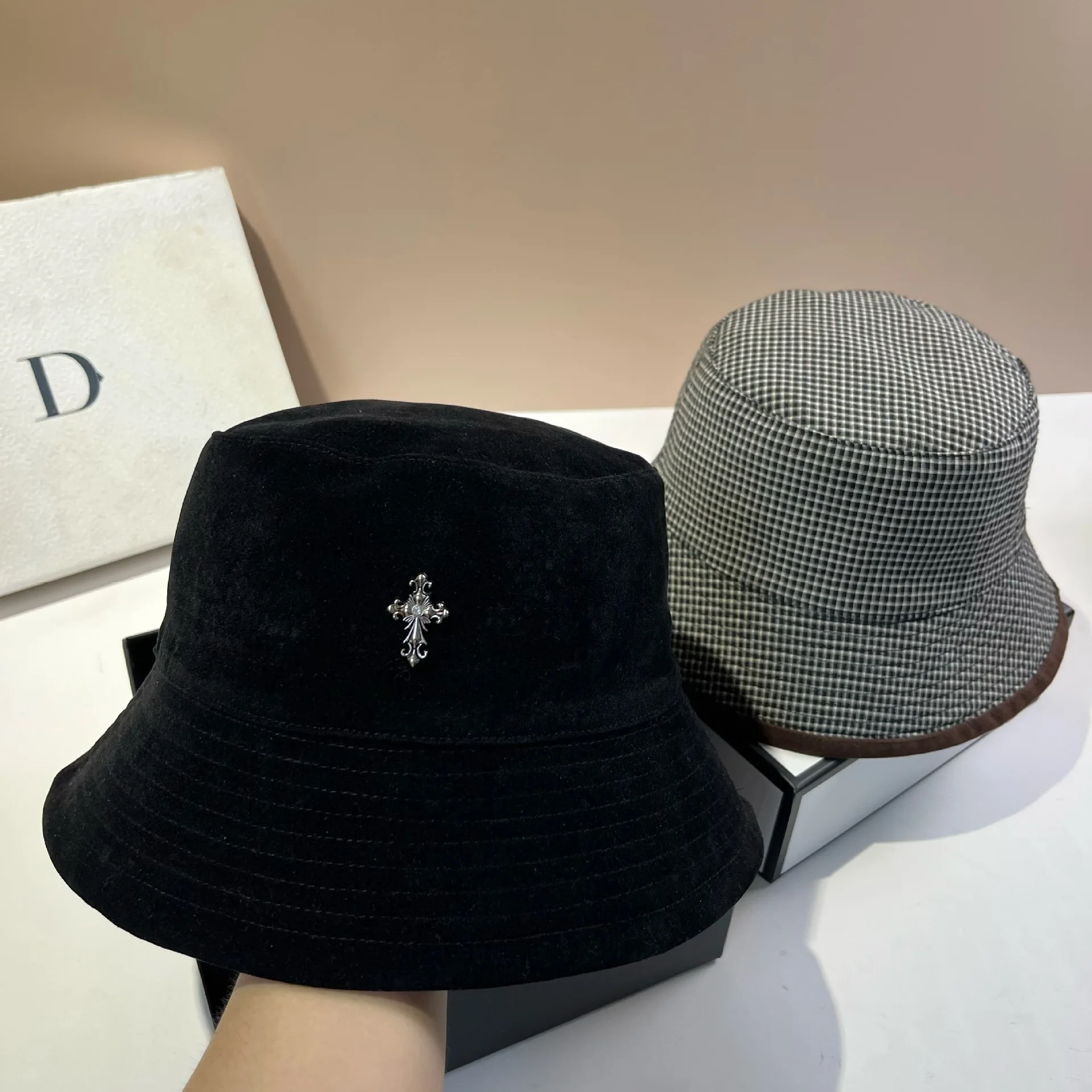 

​Fashion Reversible Fisherman Hat 2025 - Suede Material with Cross Pattern, Classic Plaid for Daily Wear, Euro Style​