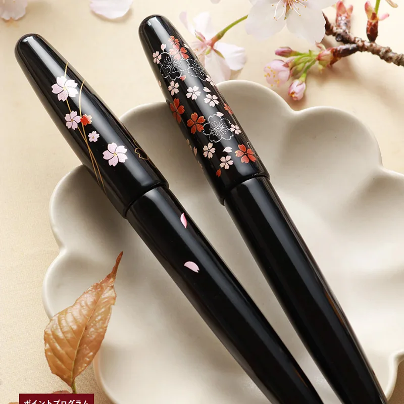 WANCHER Extra Large Pen, Lacquer, Painting Image, Red Leaves, Echizen Paint, Cherry Blossoms, Light Coating, Hard Rubber Pen Kin