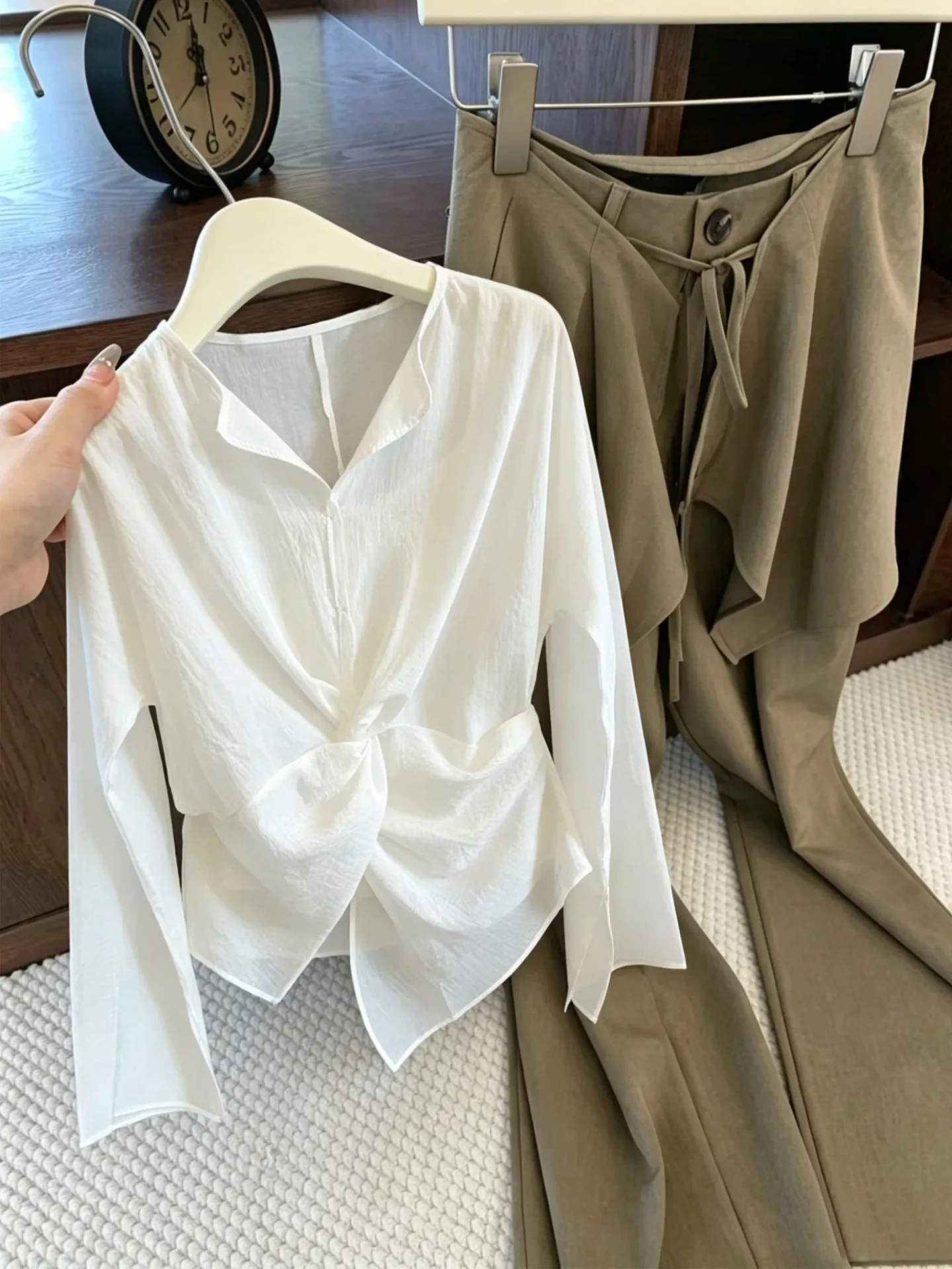 

Fashionable Summer Women's Sun Protection Shirt Twist Knot Asymmetrical Slit Korean Style Loose Fit Long Sleeve Polyester
