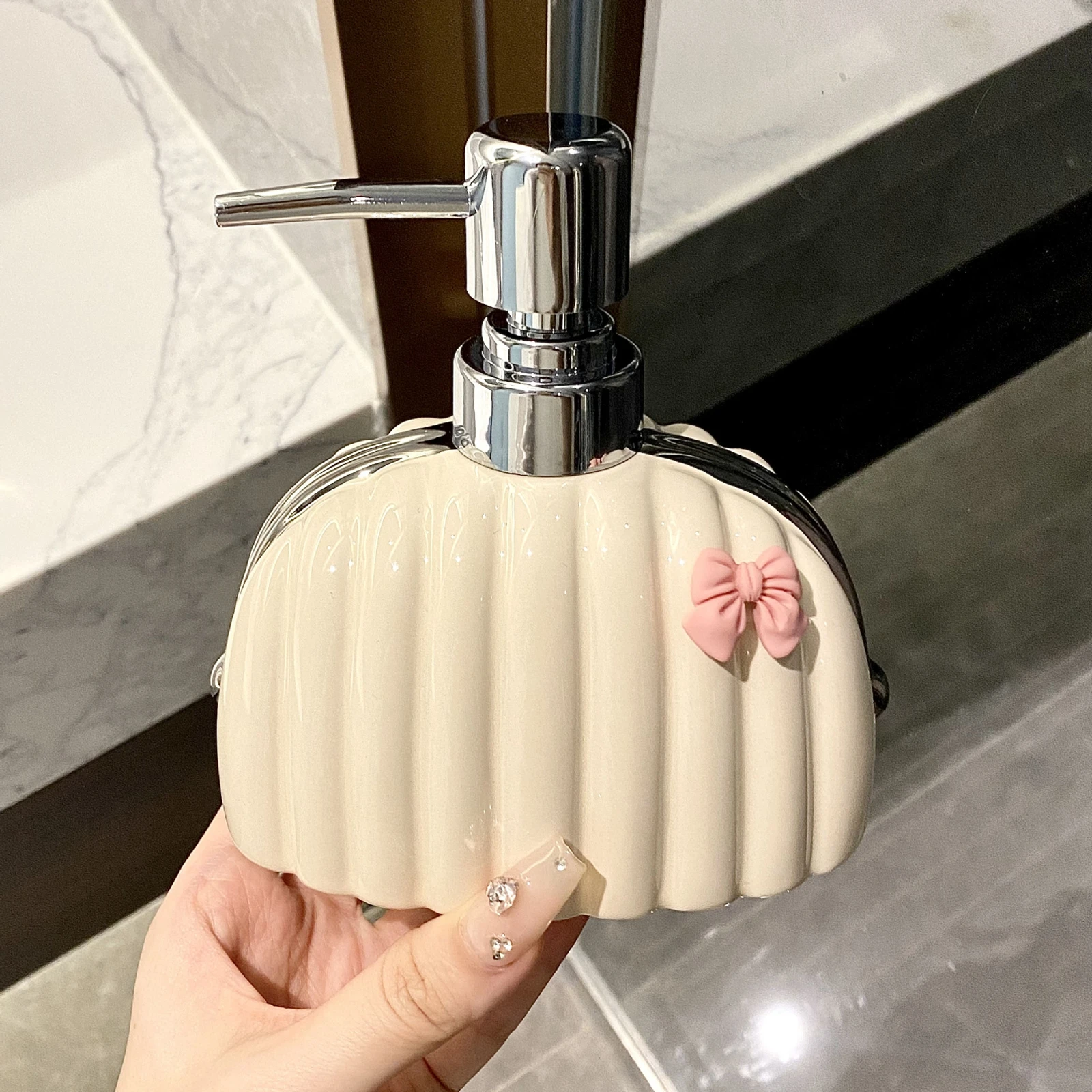 

Диспенсер для мыла для ванной комнаты, керамический диспенсер для шампуня и лосьона, портативный дорожный диспенсер, пустая бутылка для ванны, гостиничная бутылка для стирки