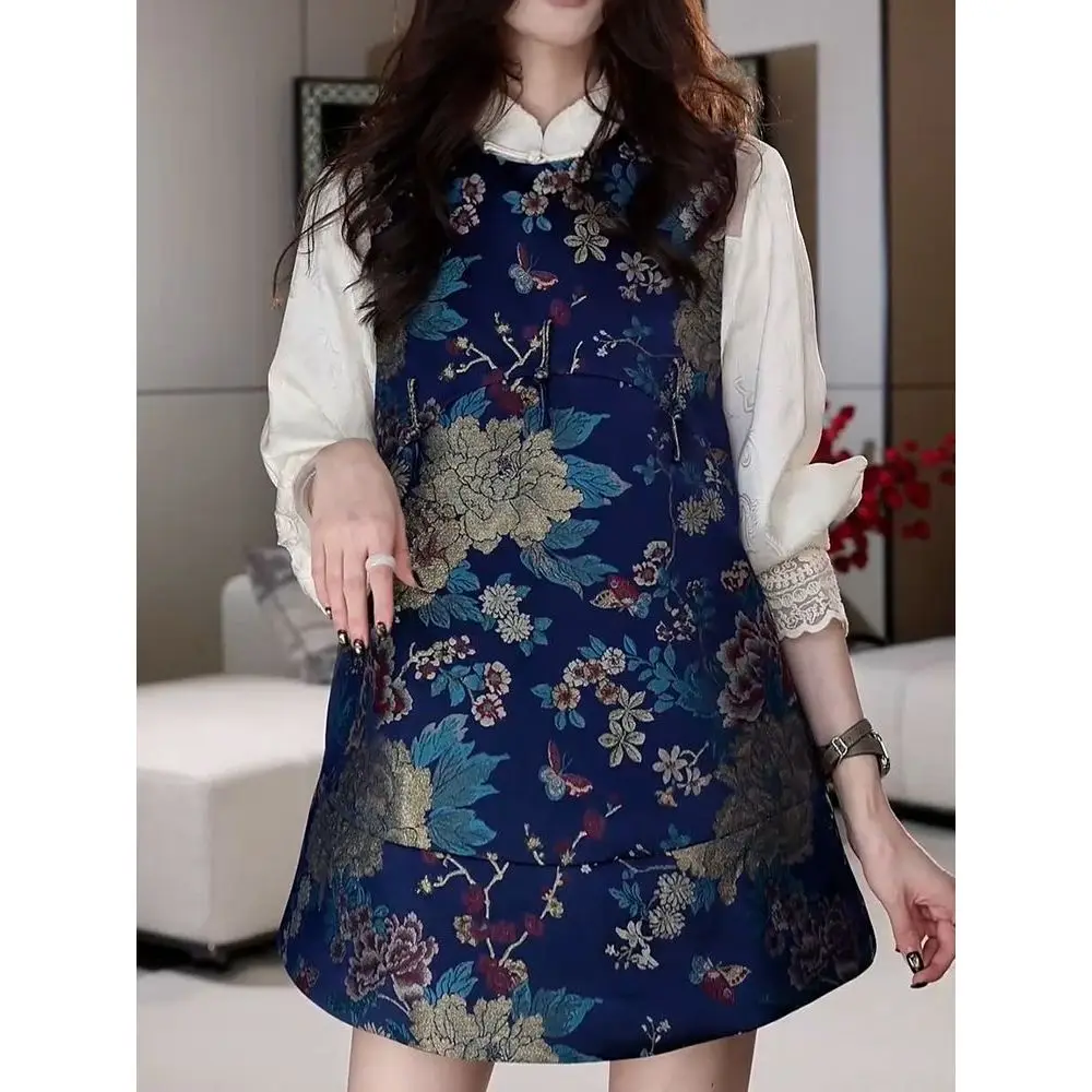

Faionable Retro Embroidered round Ne Svel Vest Spring 2026 New Loose Slimming Versatile Top Luxury Elegance