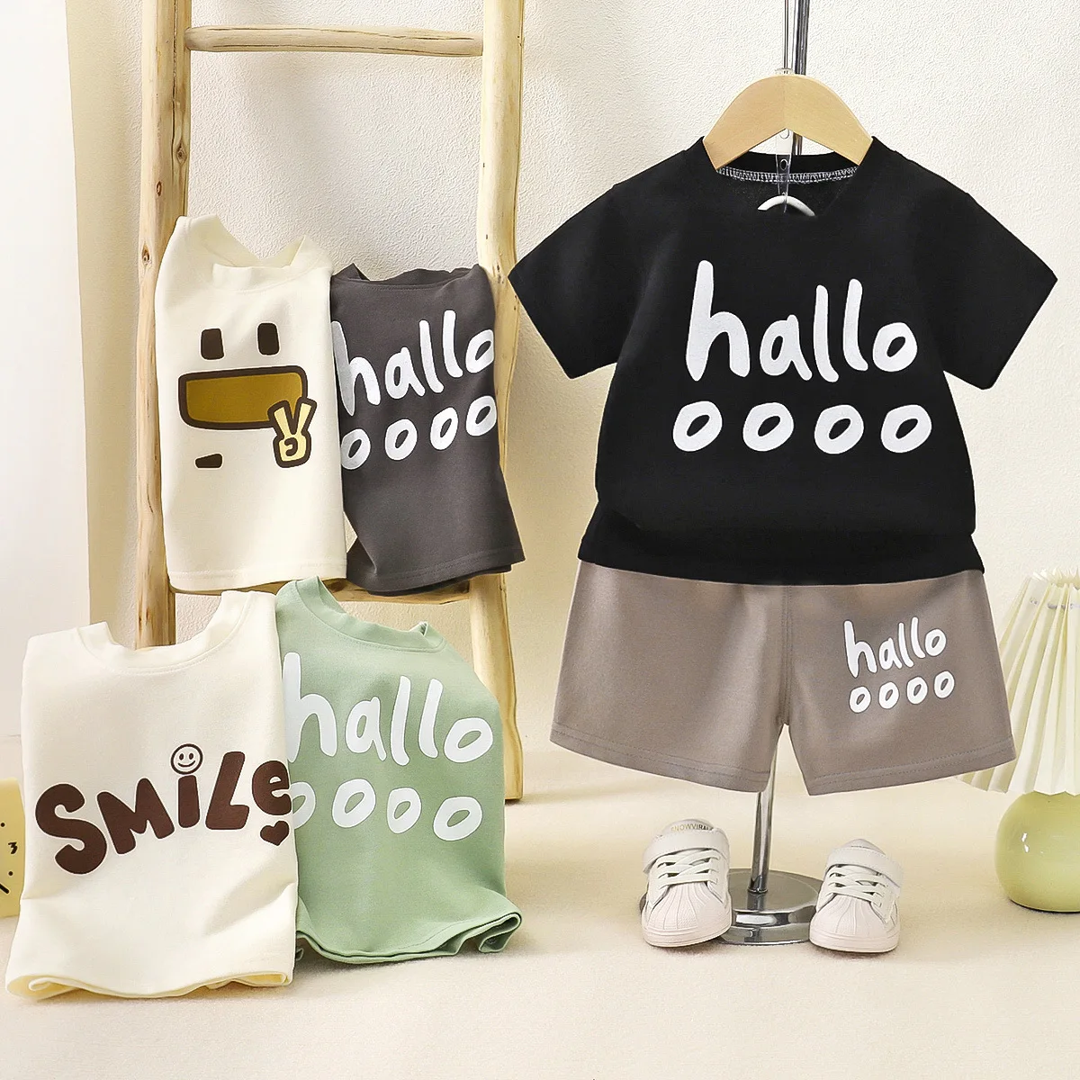 

Girls Summer Clothes 2025 New Baby Children Short Sleeved Set Little Girls Clothes Stylish Two Piece Set Trendy Print Cotton Set