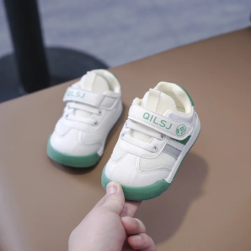 Sepatu kets olahraga lari anak laki-laki perempuan, sepatu Sneakers rajut nyaman sol lembut kasual antiselip untuk anak laki-laki dan perempuan