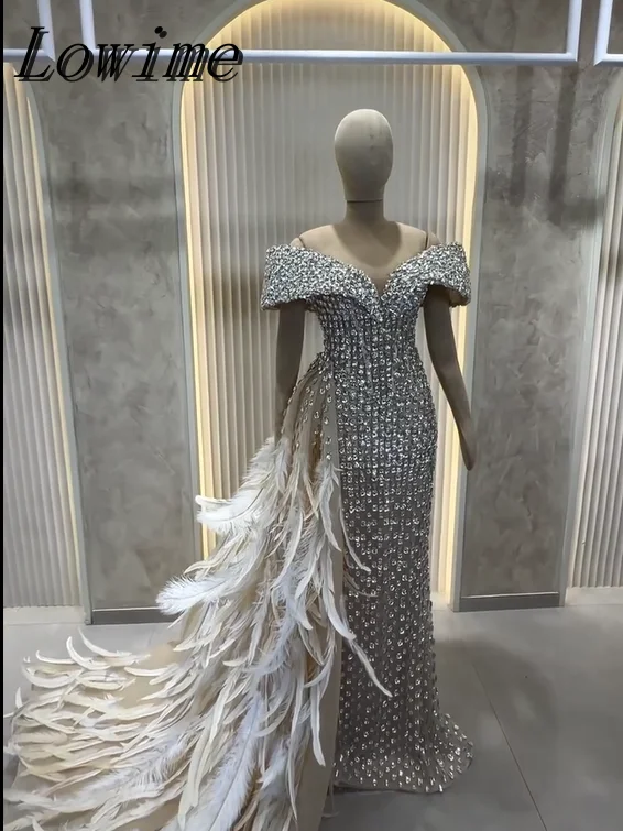 Aangepaste 2025 Sparkly Volledige Steentjes Avondjurken Veren Trein Formele Gelegenheid Jurk Kralen Jurk Vestidos De Cóctel