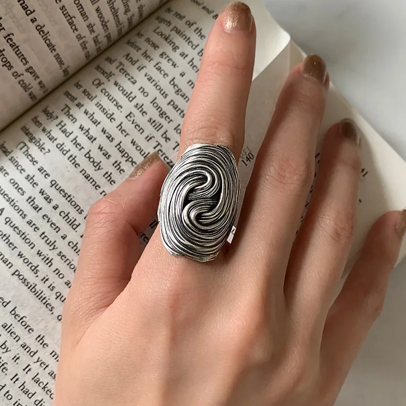 Bague géométrique à rayures torsadées pour femmes, design de documents en argent vintage classique, fleur légère, mode de luxe, cadeaux de fête fins